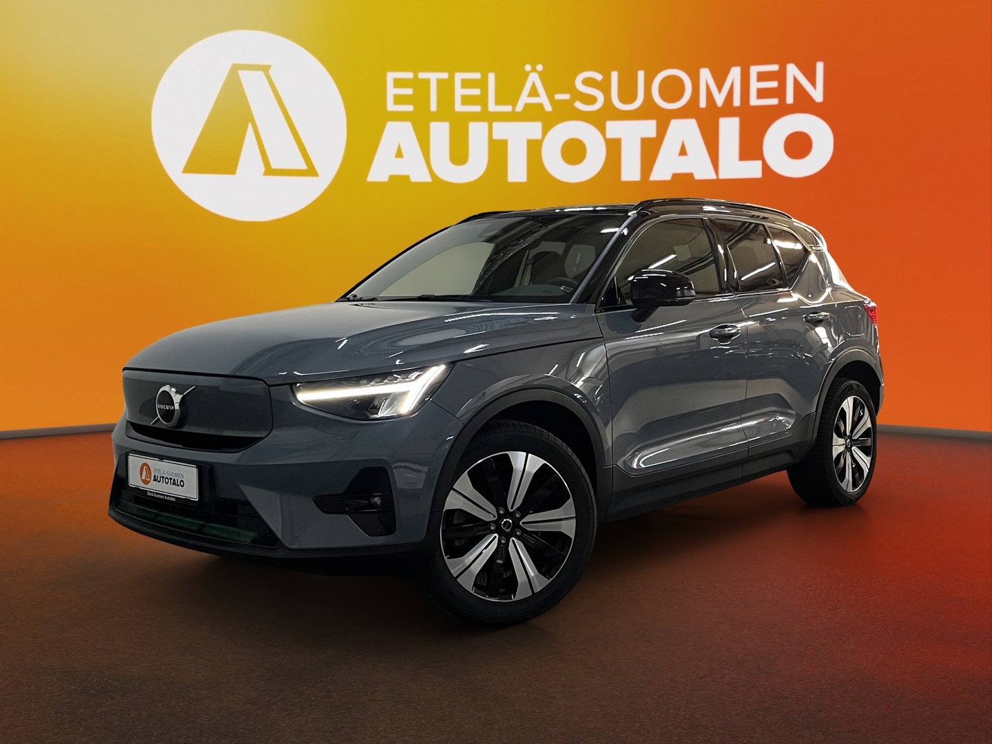VOLVO XC40 2023