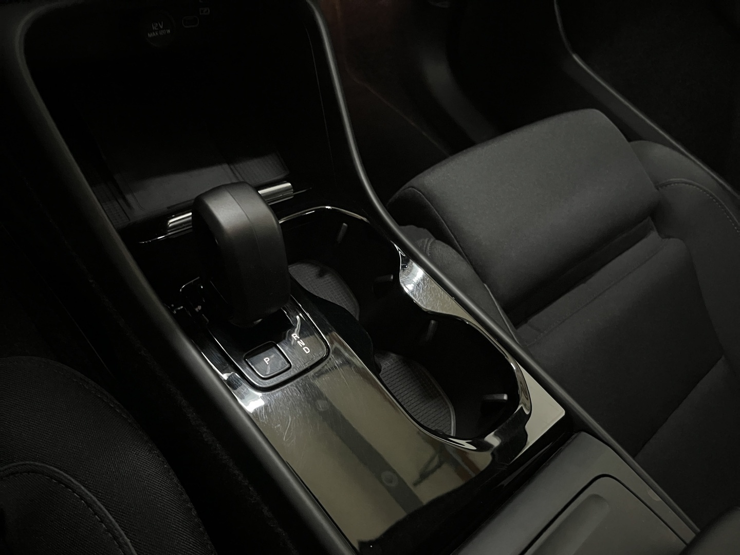 VOLVO XC40 2023