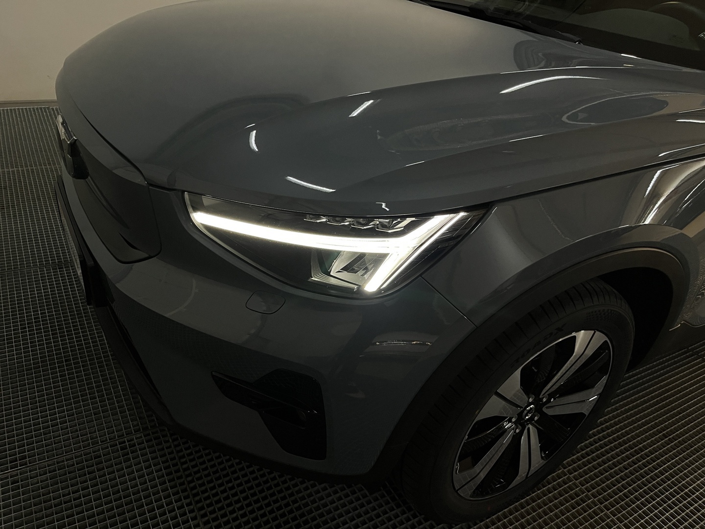 VOLVO XC40 2023