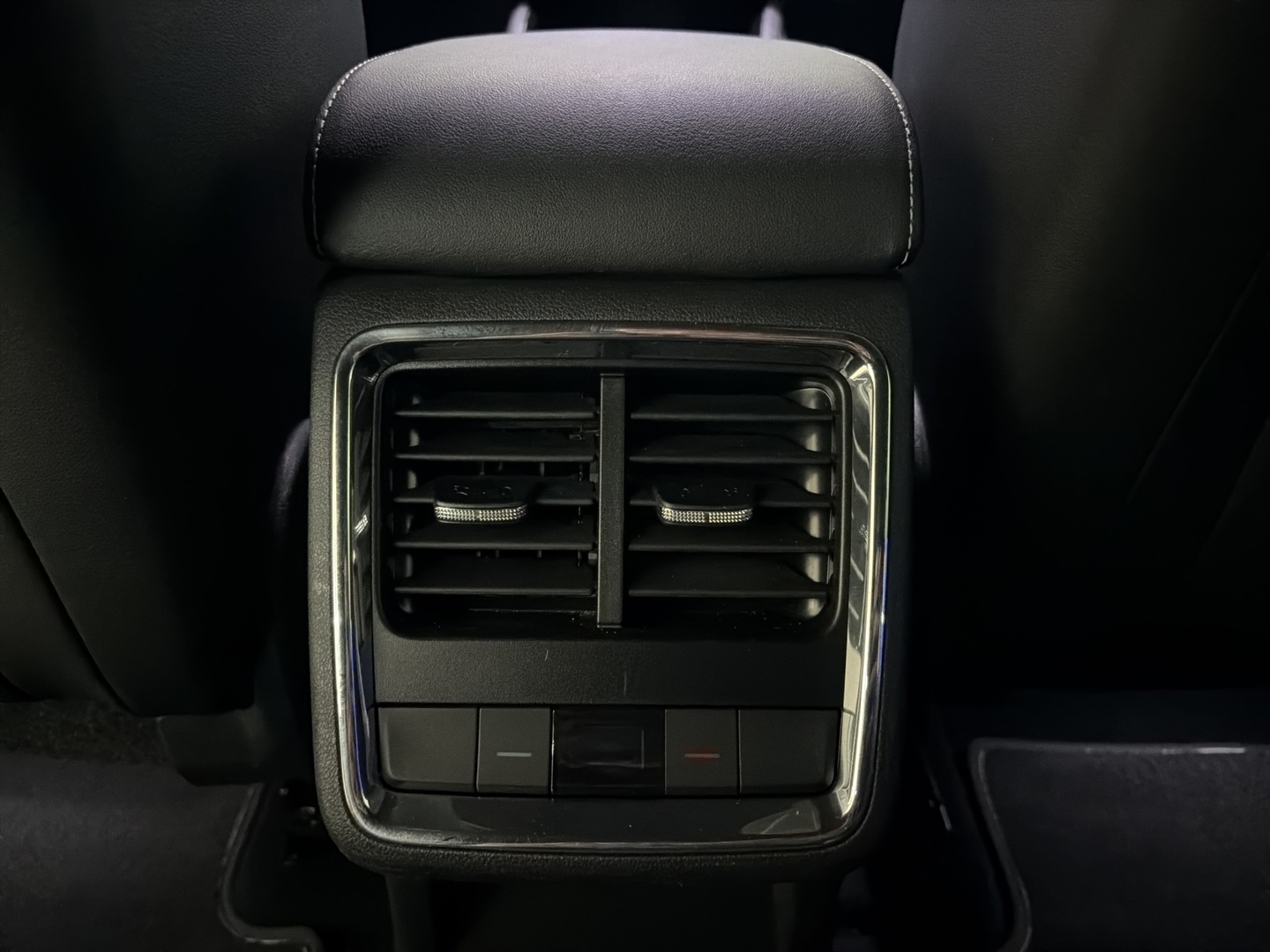 SKODA Enyaq 2023
