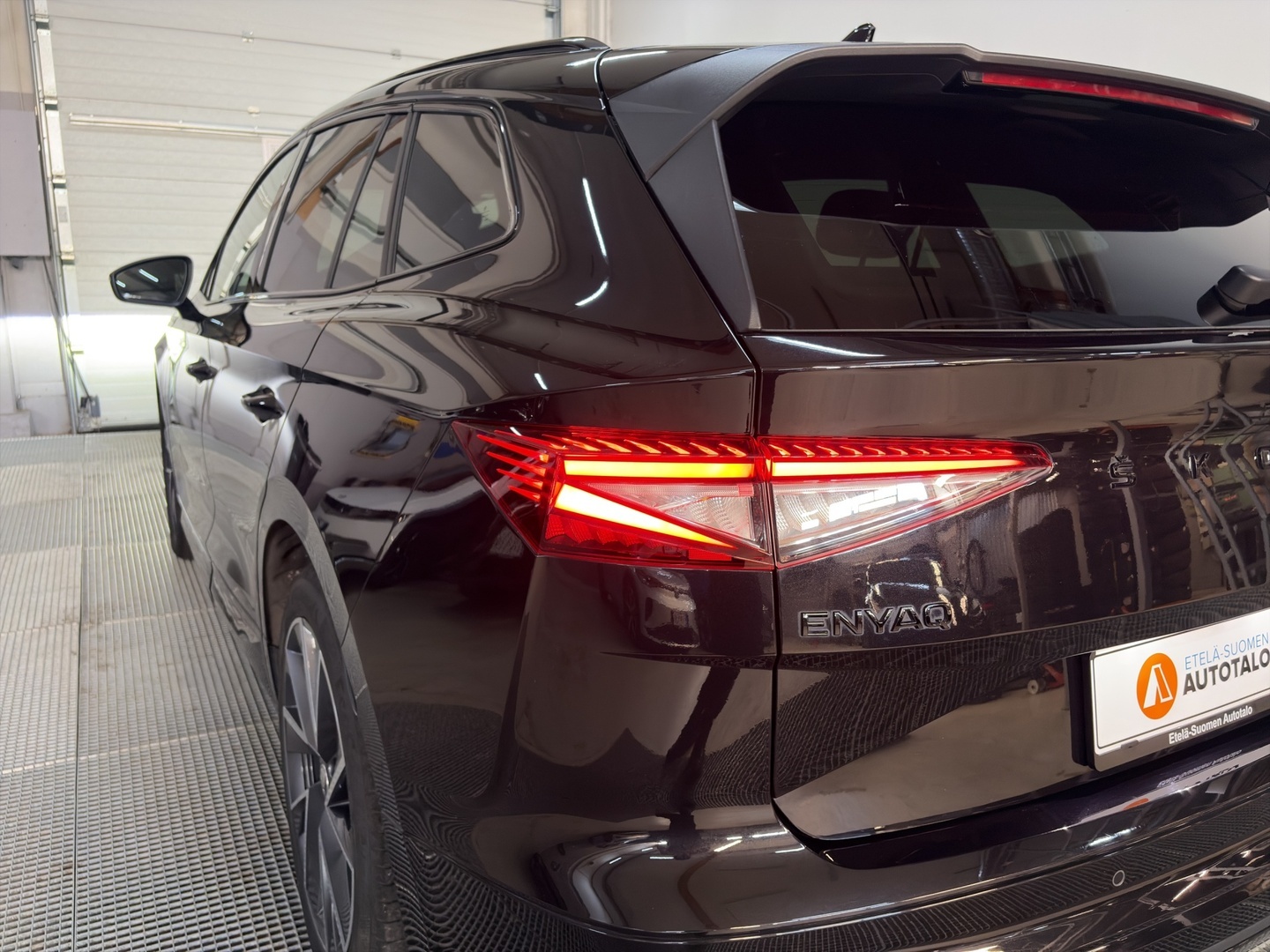 SKODA Enyaq 2023
