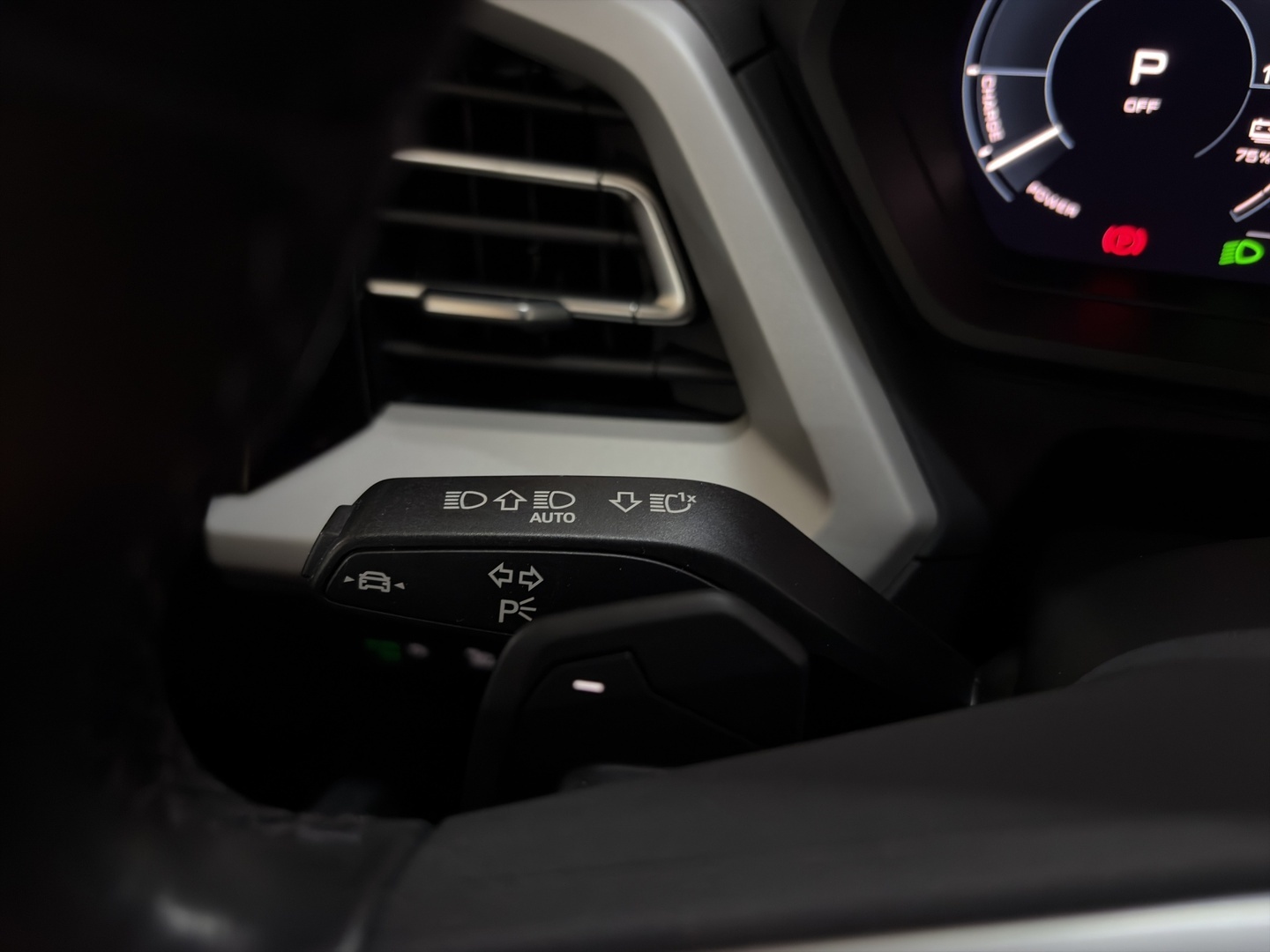 AUDI Q4 e-tron 2023