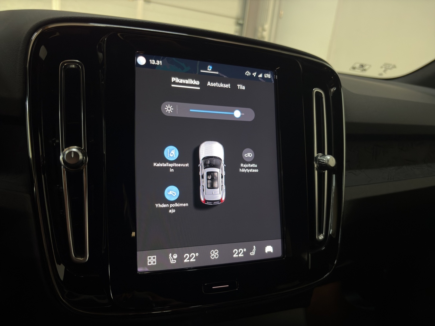 VOLVO XC40 2023
