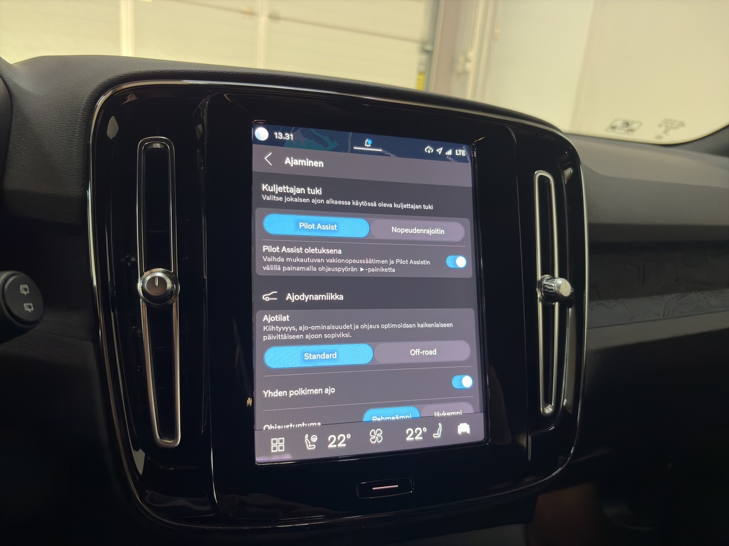 VOLVO XC40 2023