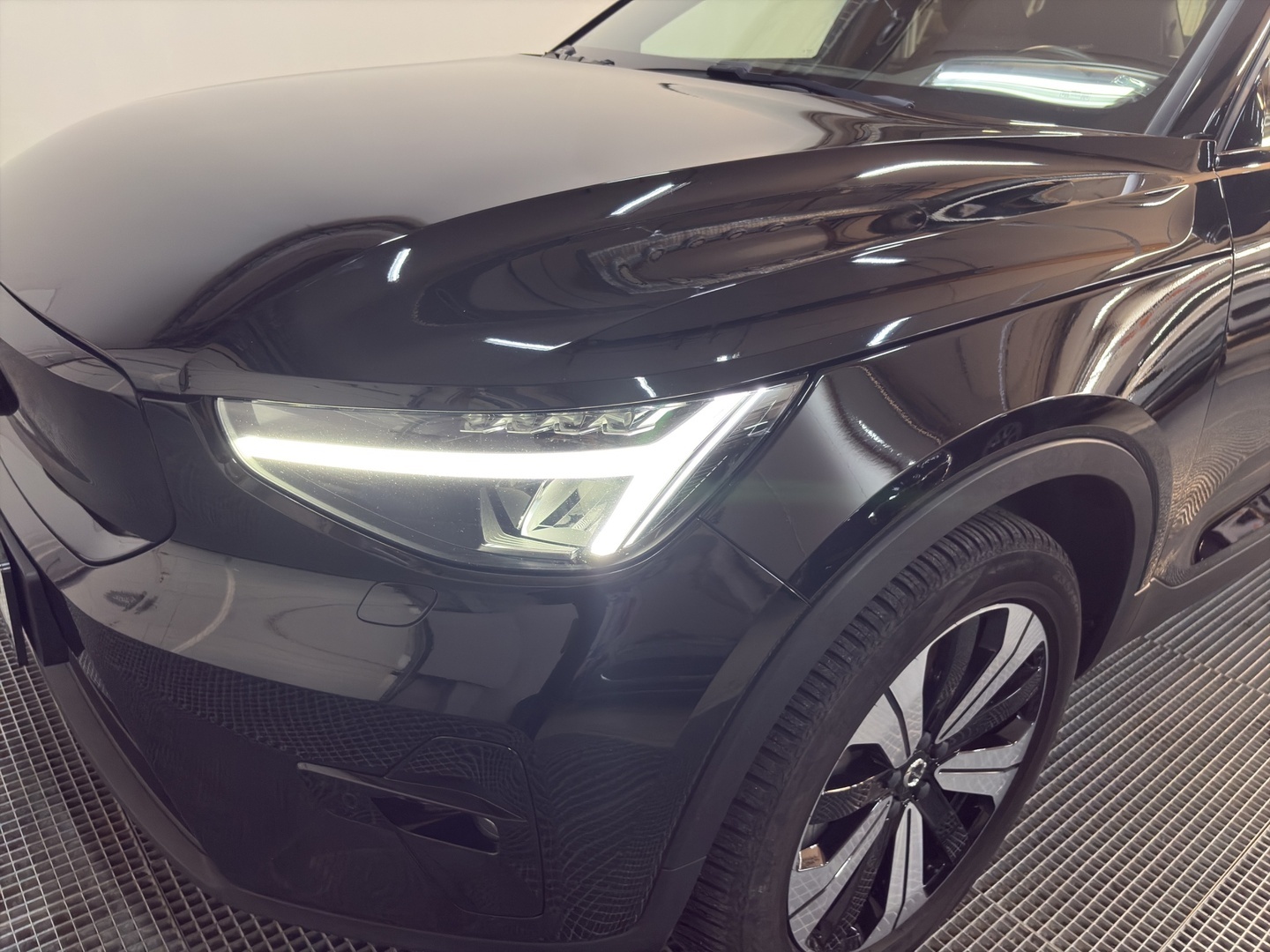 VOLVO XC40 2023