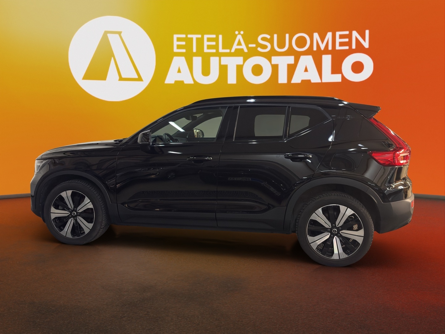 VOLVO XC40 2023