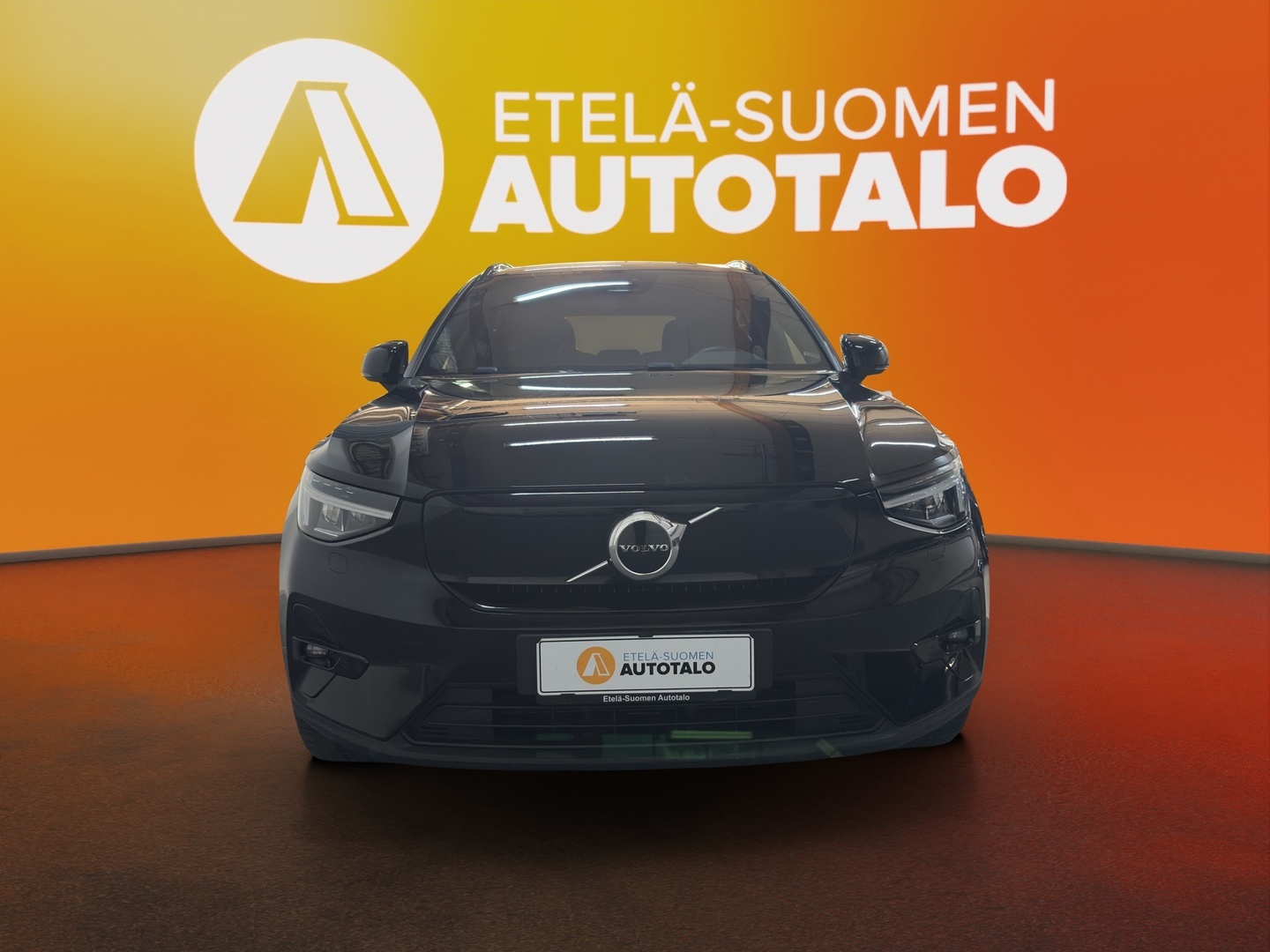 VOLVO XC40 2023
