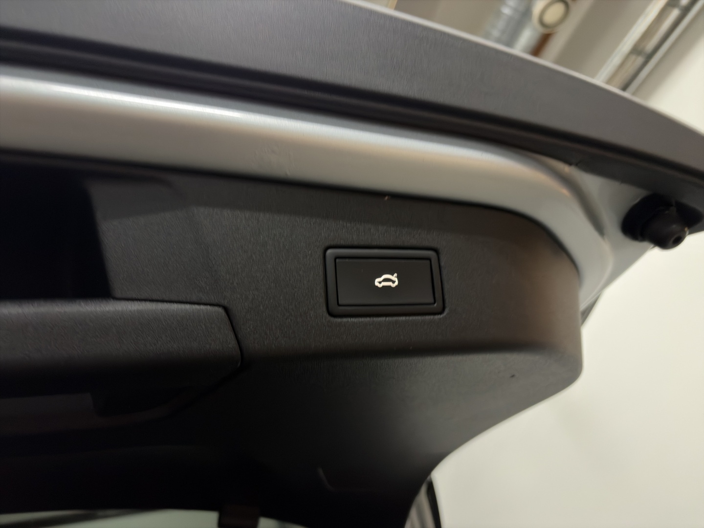 VOLKSWAGEN ID.4 32
