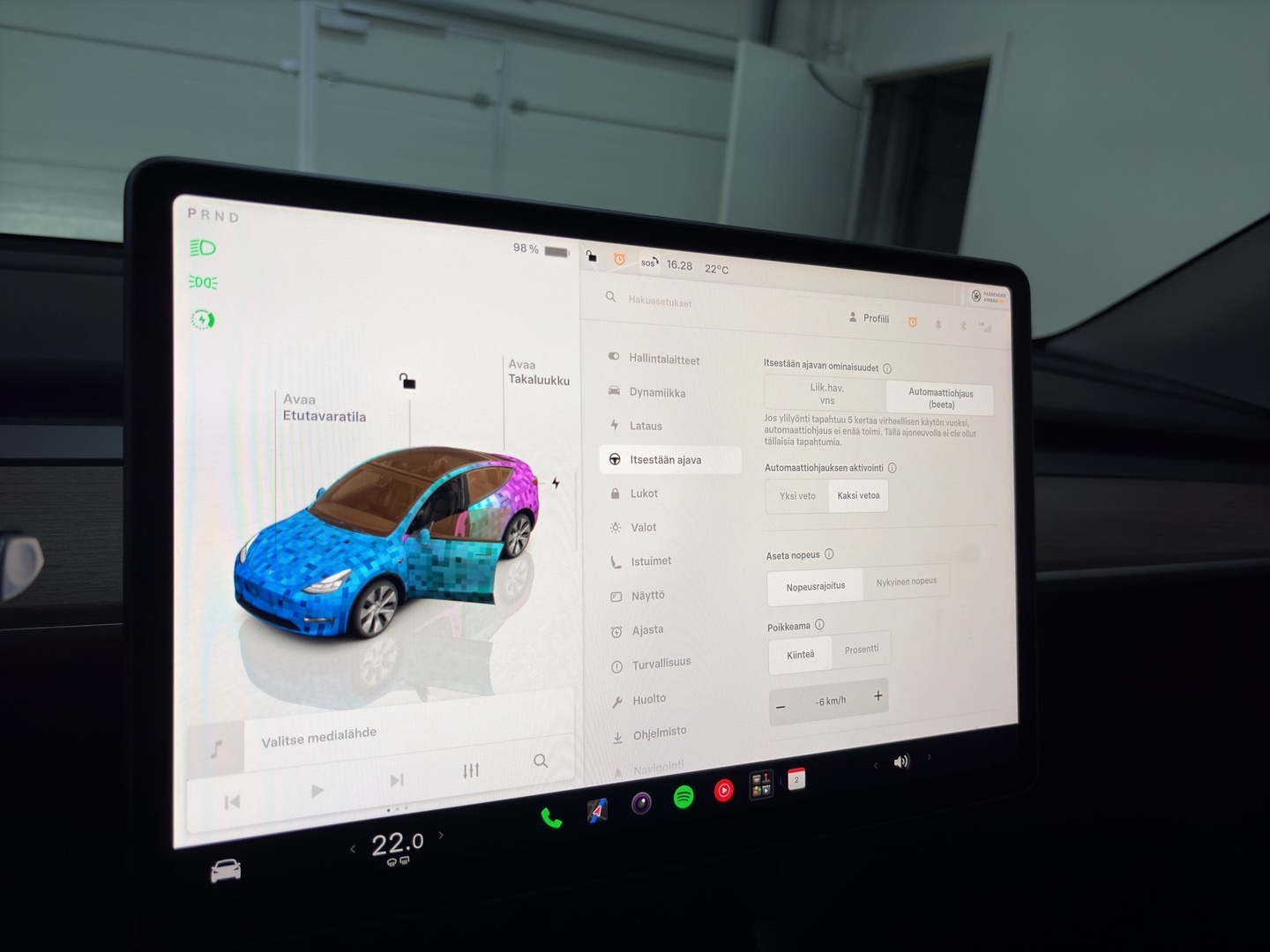 TESLA Model Y 2023