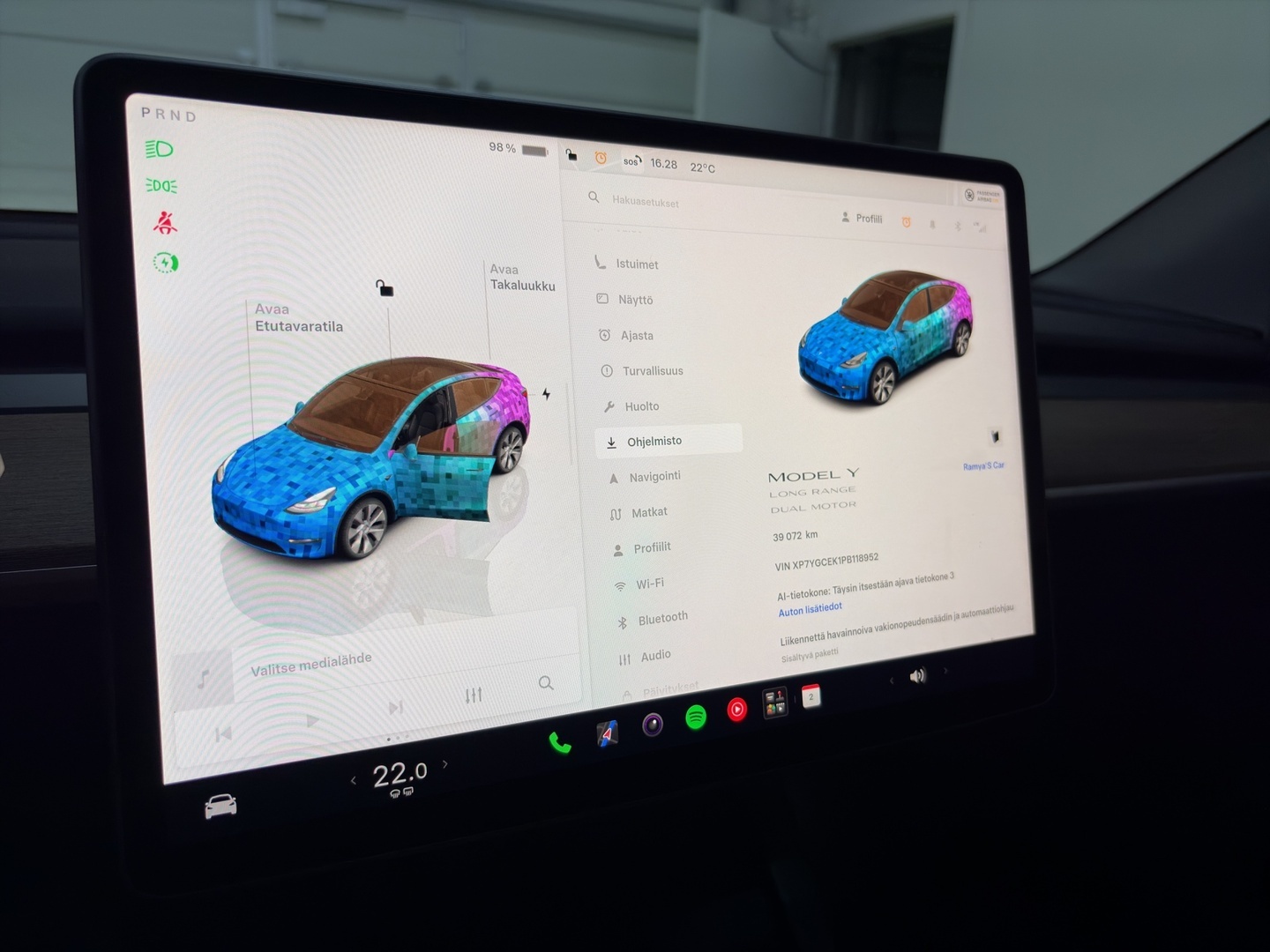 TESLA Model Y 2023