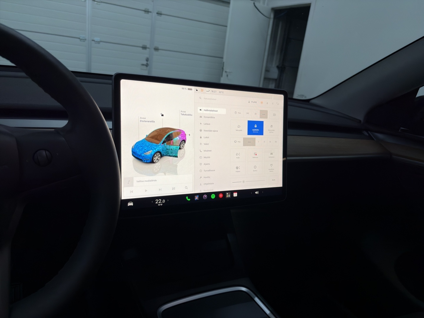 TESLA Model Y 2023