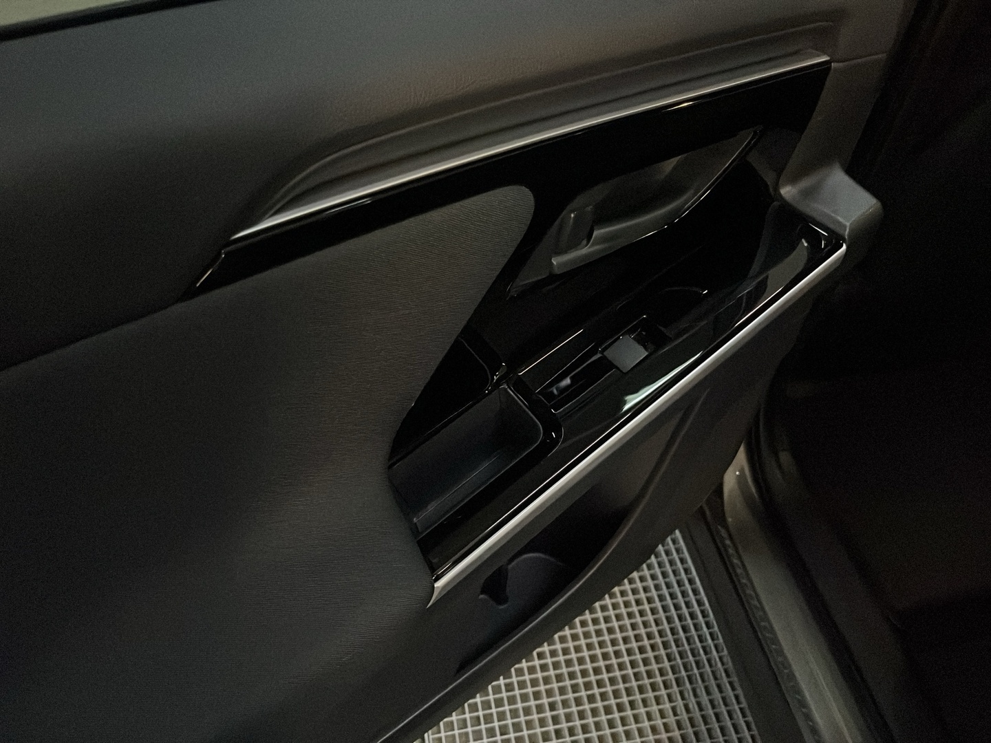 SUBARU Solterra 2023