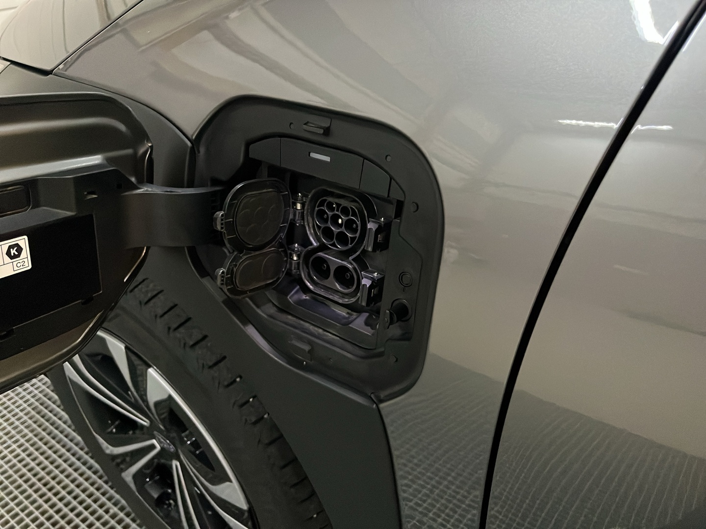 SUBARU Solterra 2023