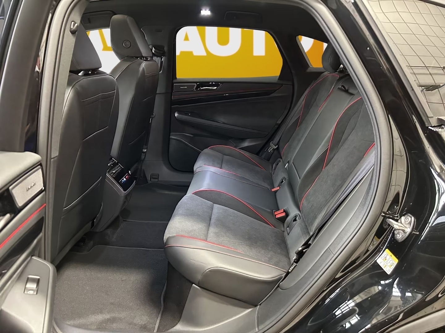 VOLKSWAGEN ID.7 2025