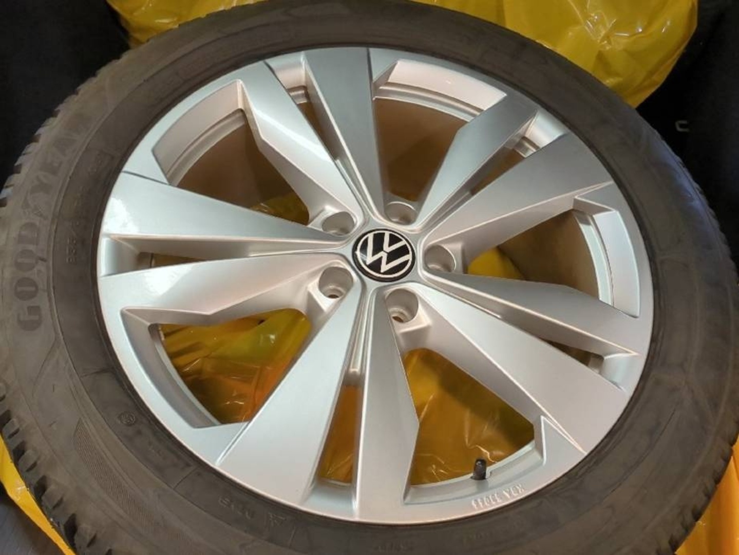 VOLKSWAGEN ID.4 2025