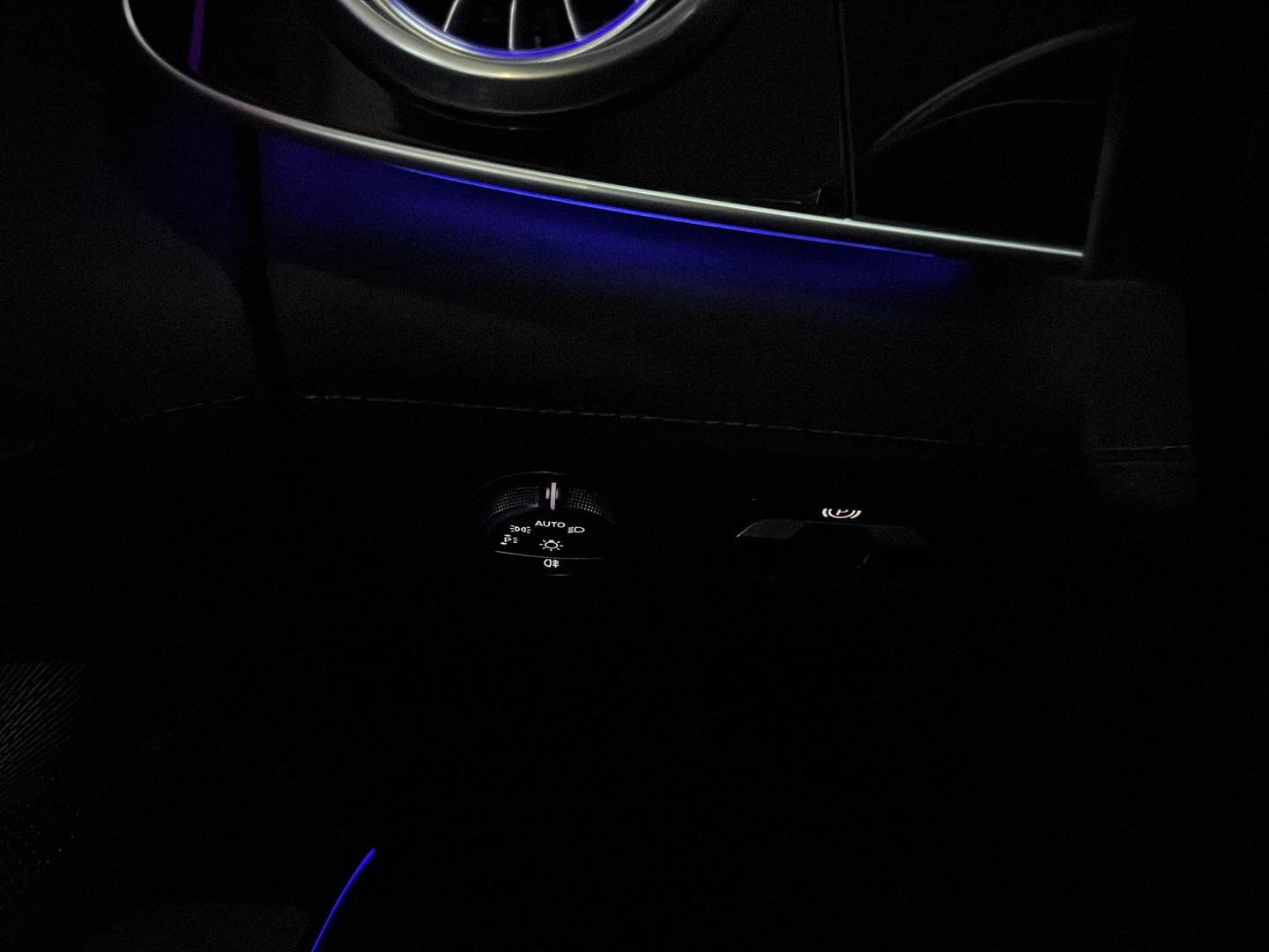 MERCEDES-BENZ EQS 2023