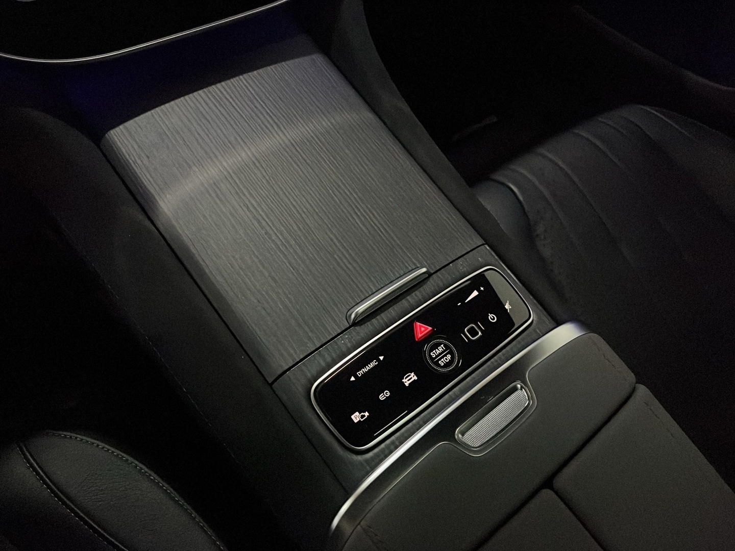 MERCEDES-BENZ EQS 2023