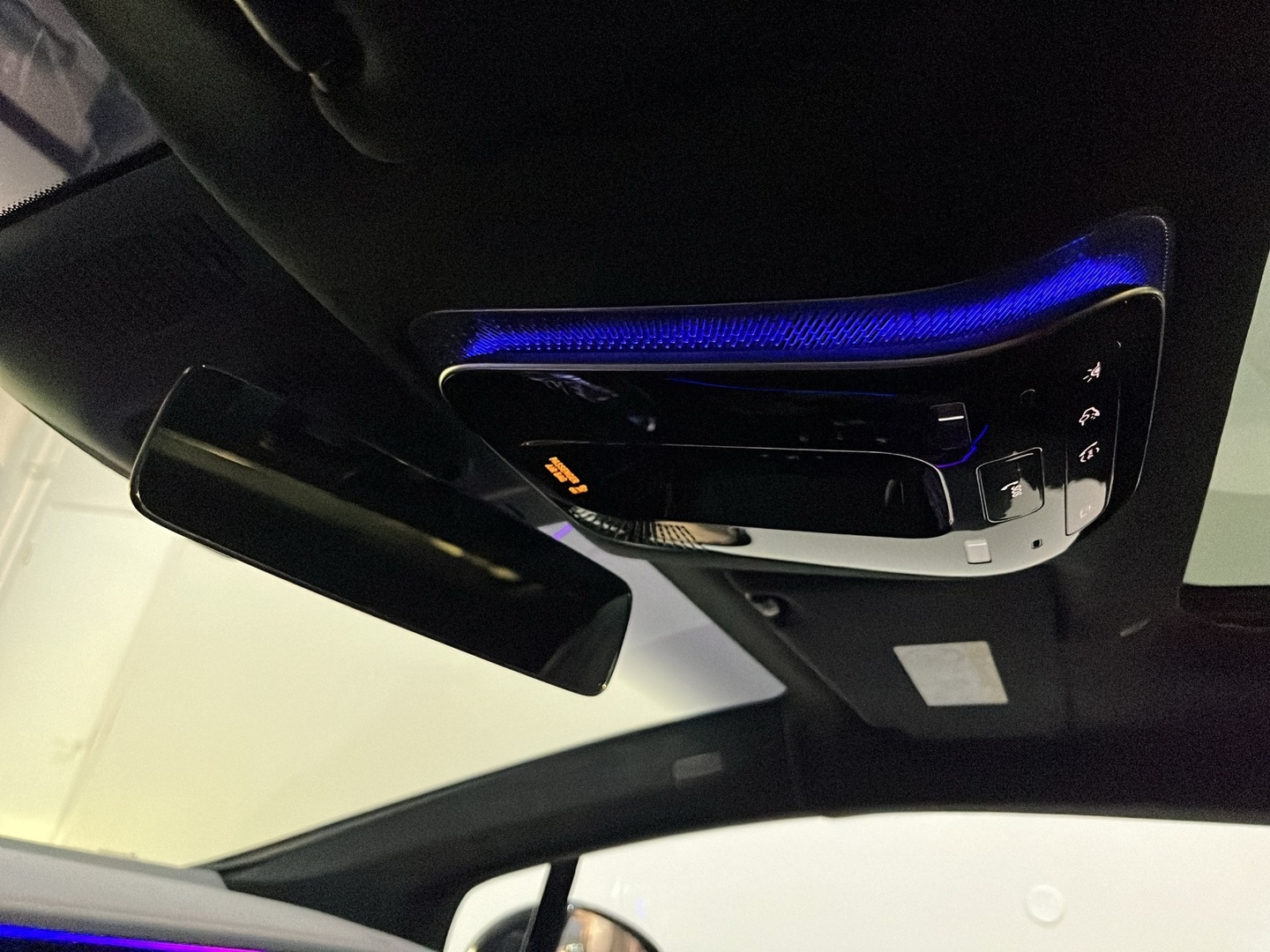 MERCEDES-BENZ EQS 2023