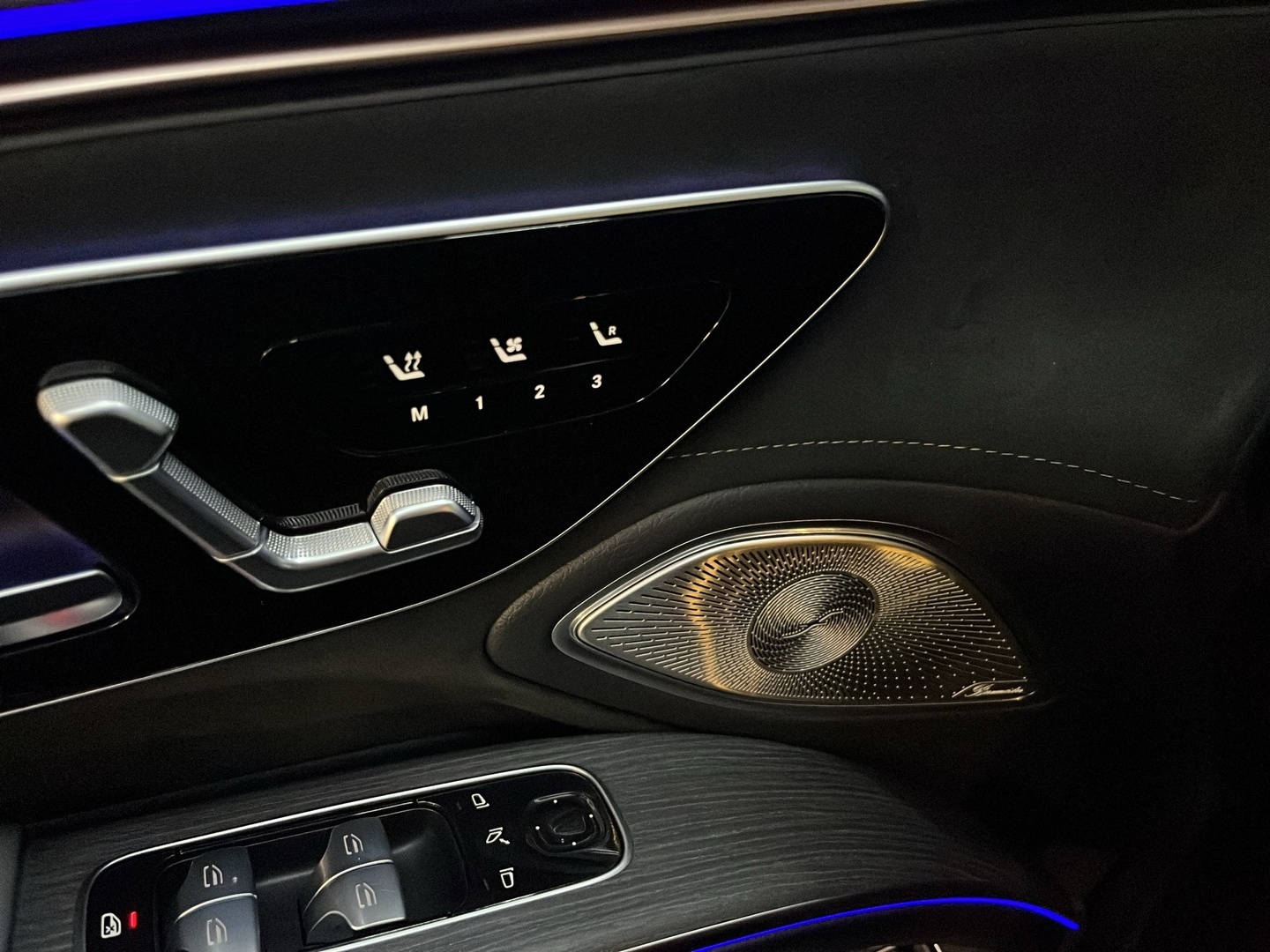 MERCEDES-BENZ EQS 2023