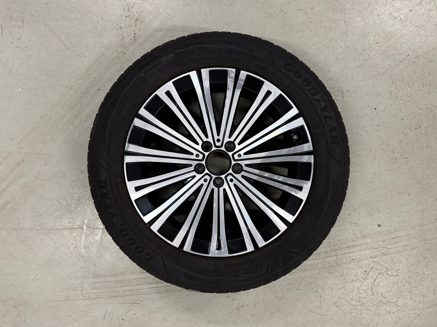 MERCEDES-BENZ EQS 2023