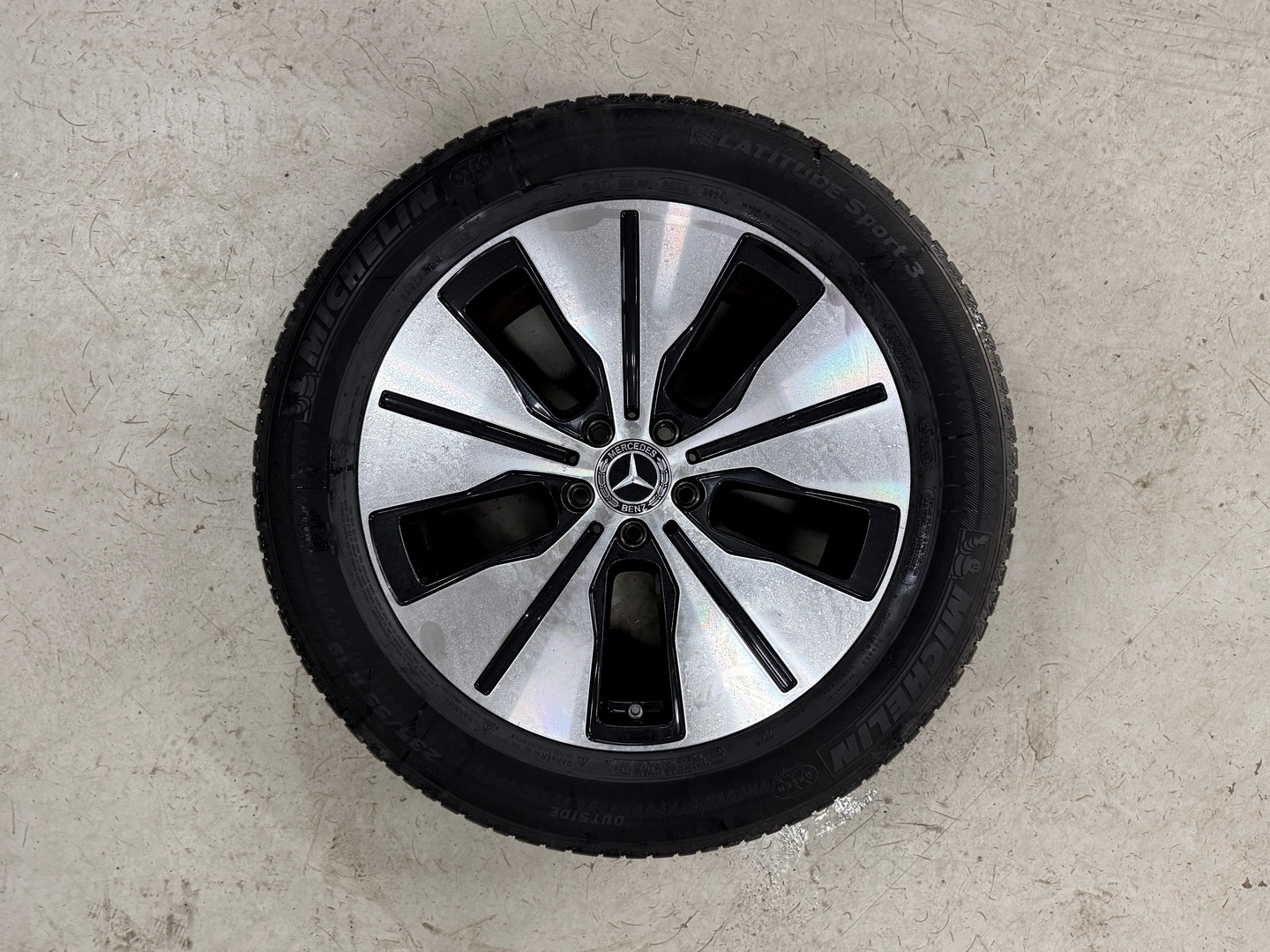 MERCEDES-BENZ EQC 2023