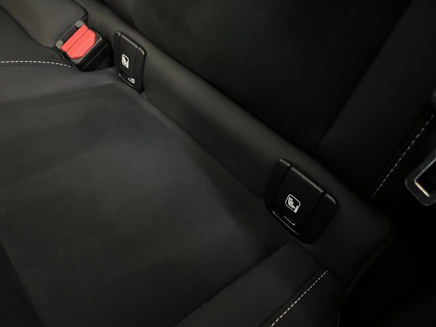 VOLVO C40 2023