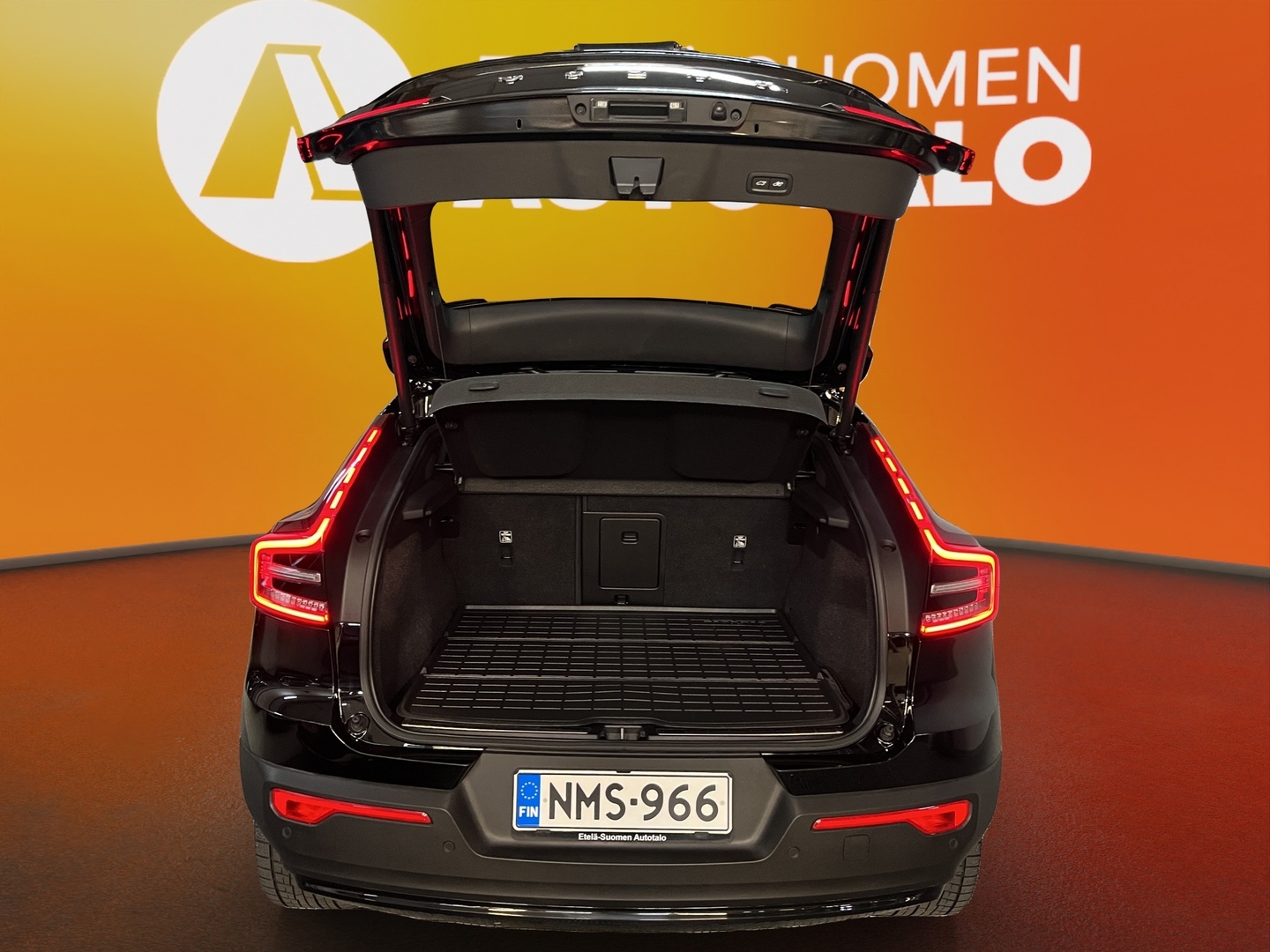 VOLVO C40 2023