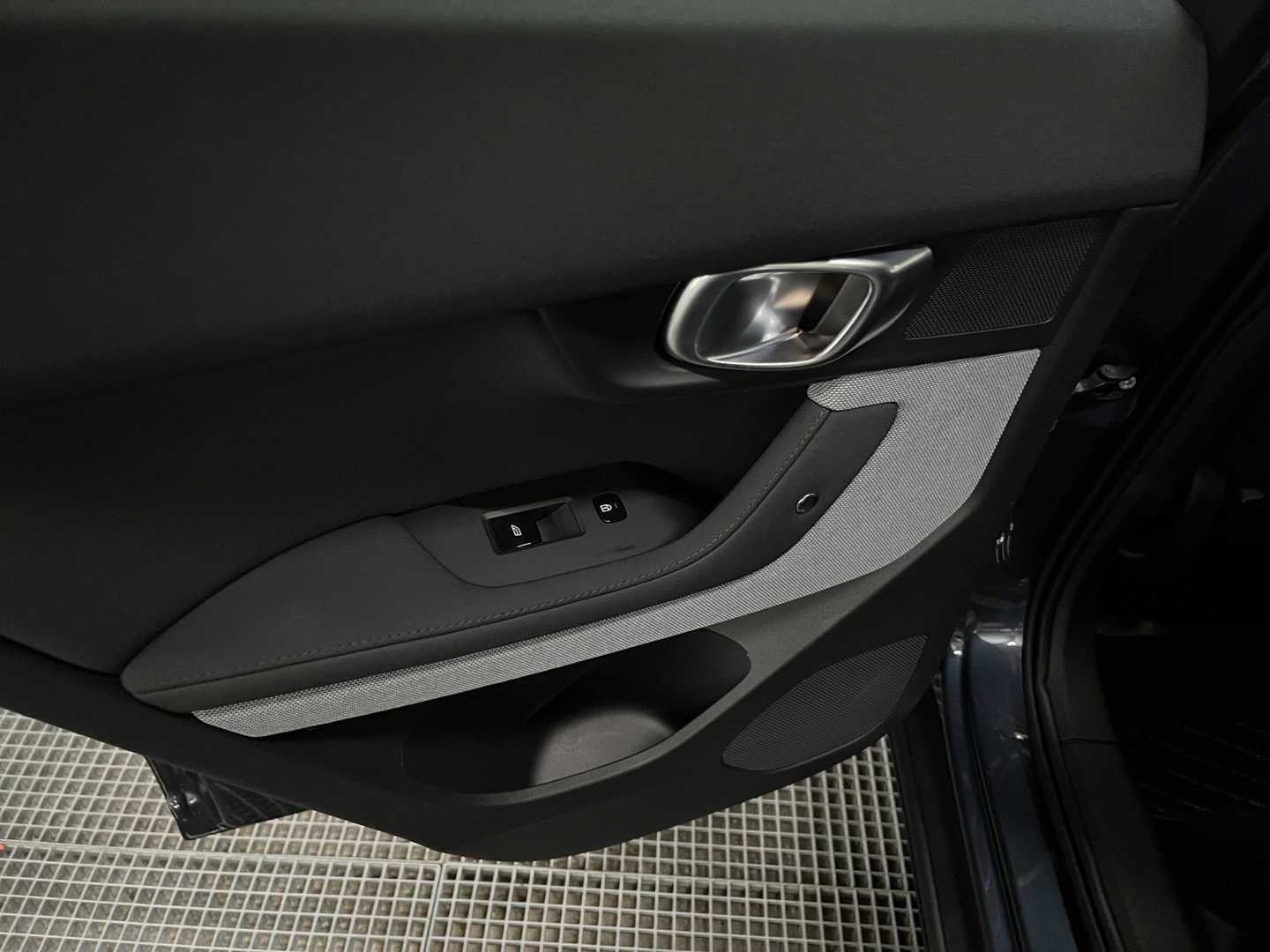 POLESTAR 2 25