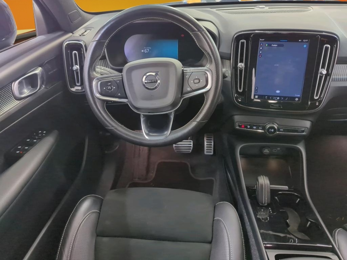 VOLVO XC40 2021