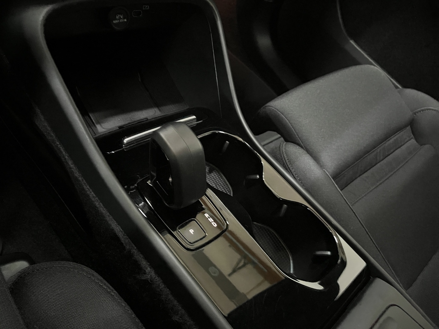 VOLVO C40 2023