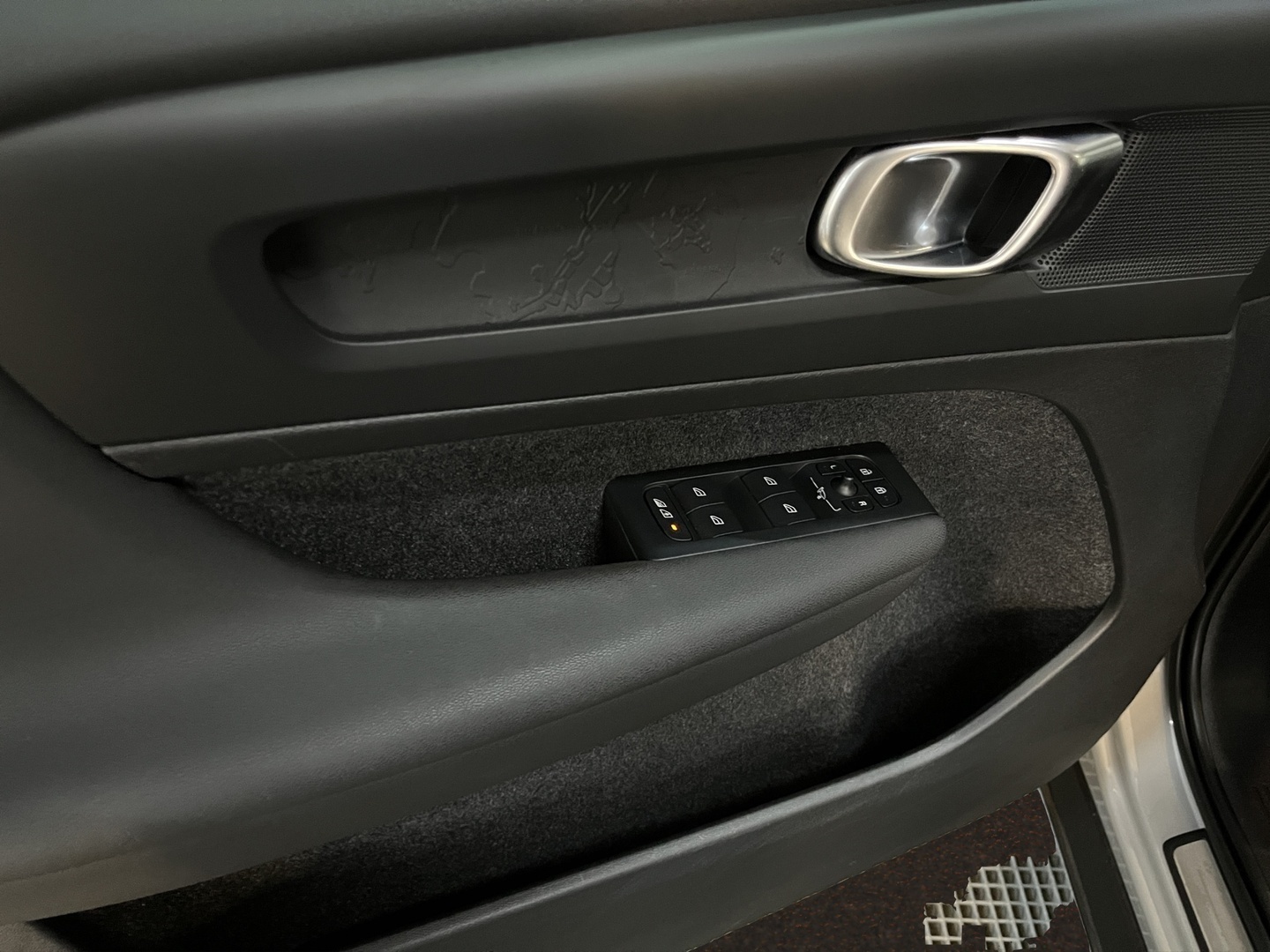 VOLVO C40 2023