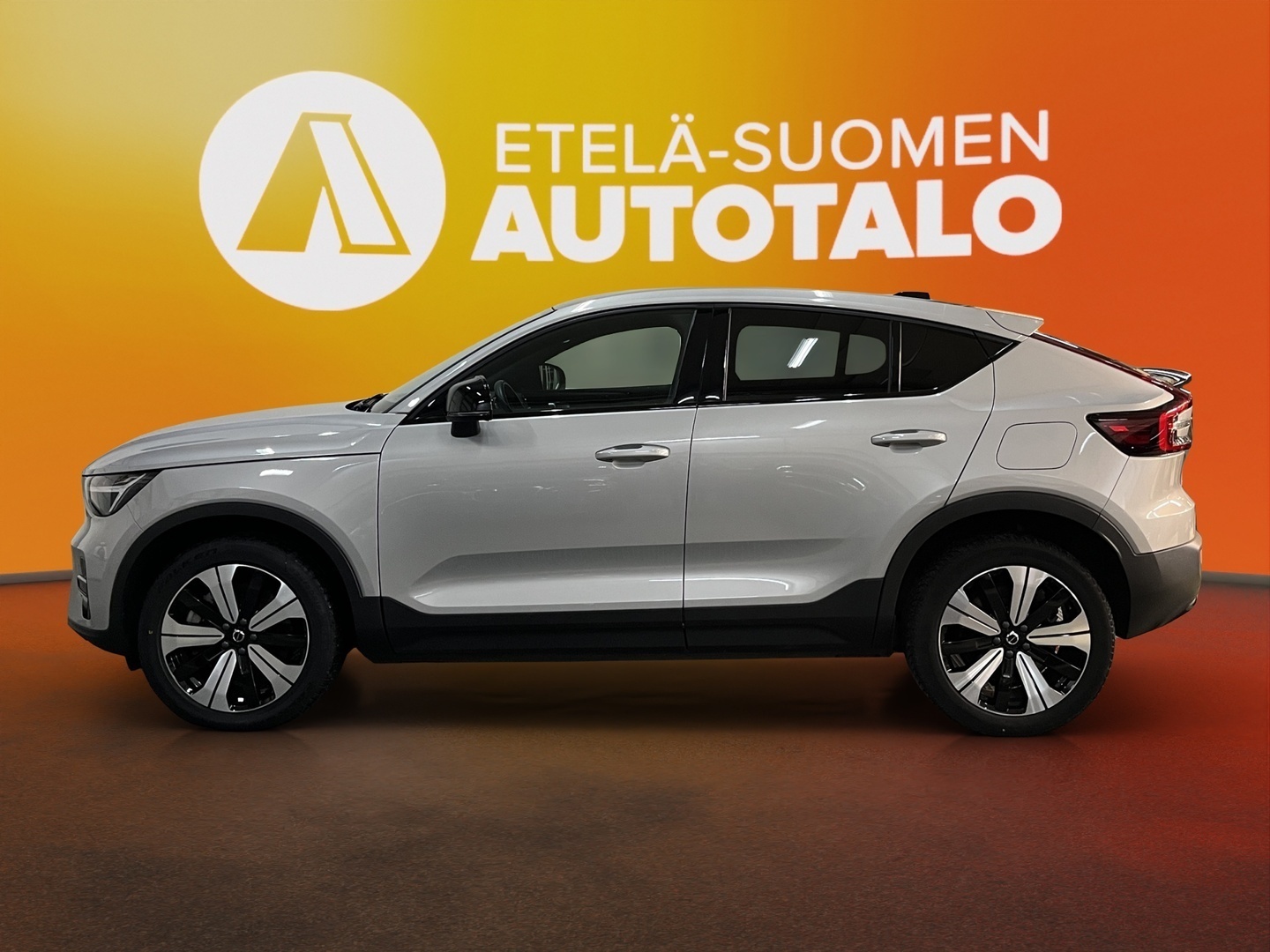VOLVO C40 2023