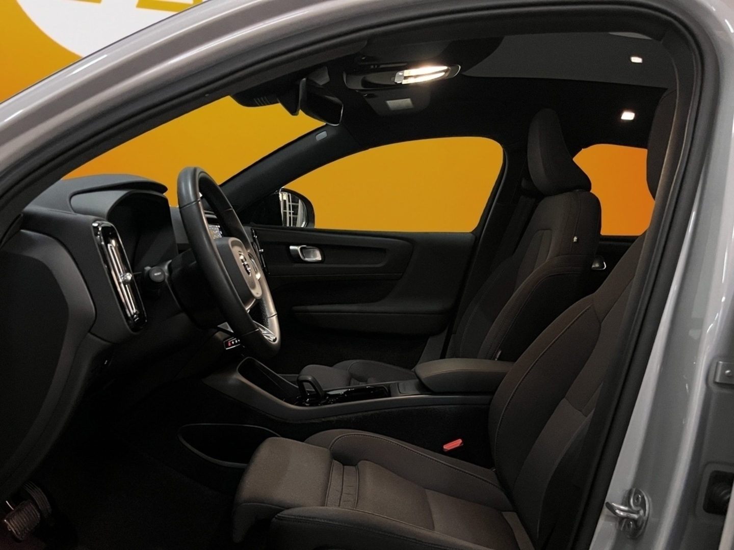 VOLVO C40 2023