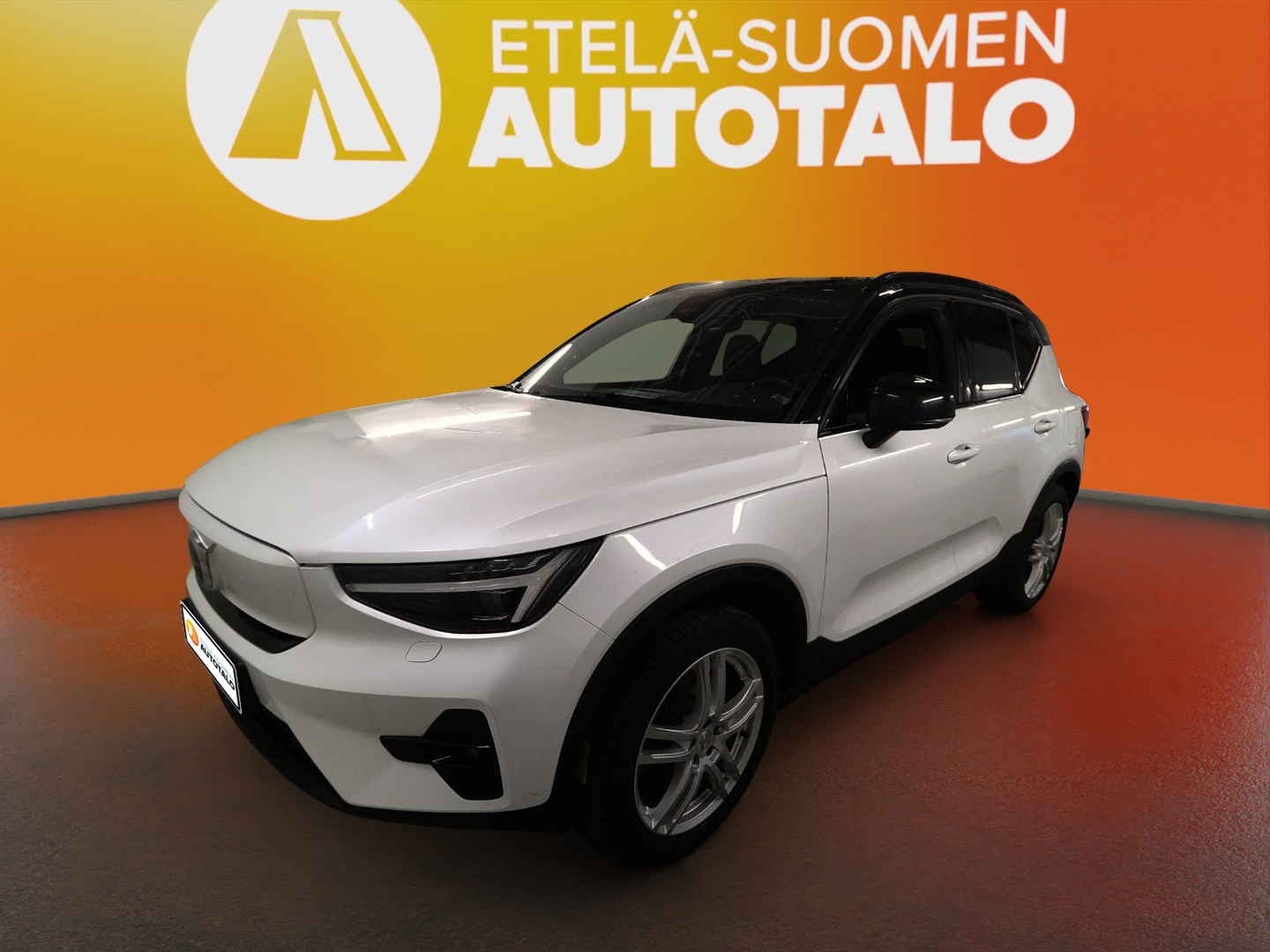 VOLVO XC40 2023