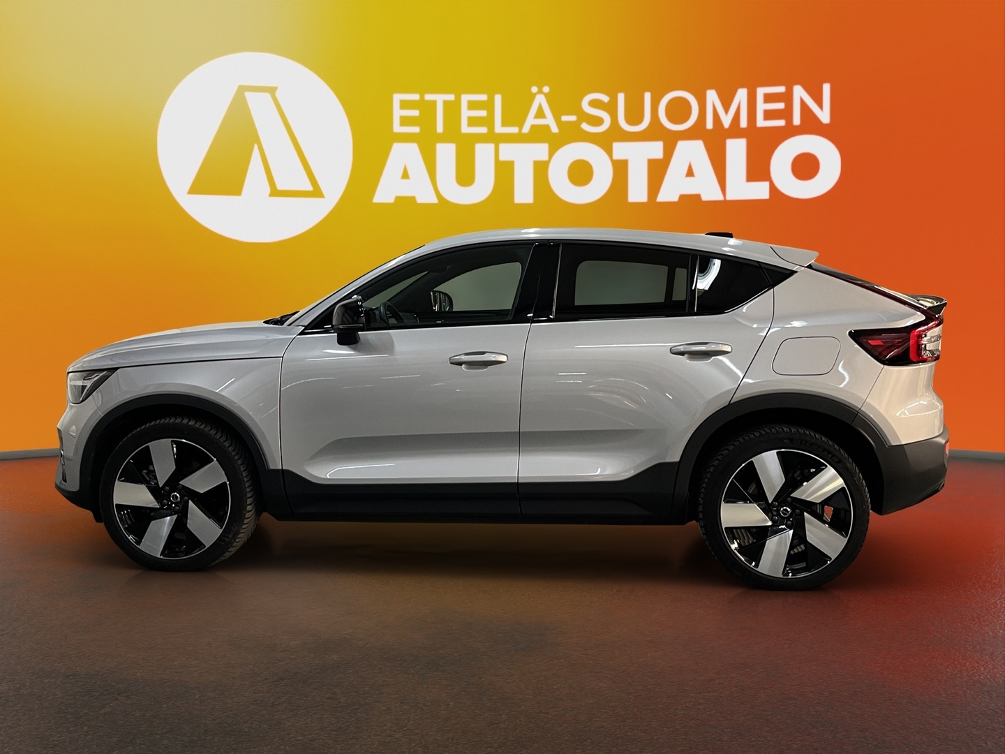 VOLVO C40 2023