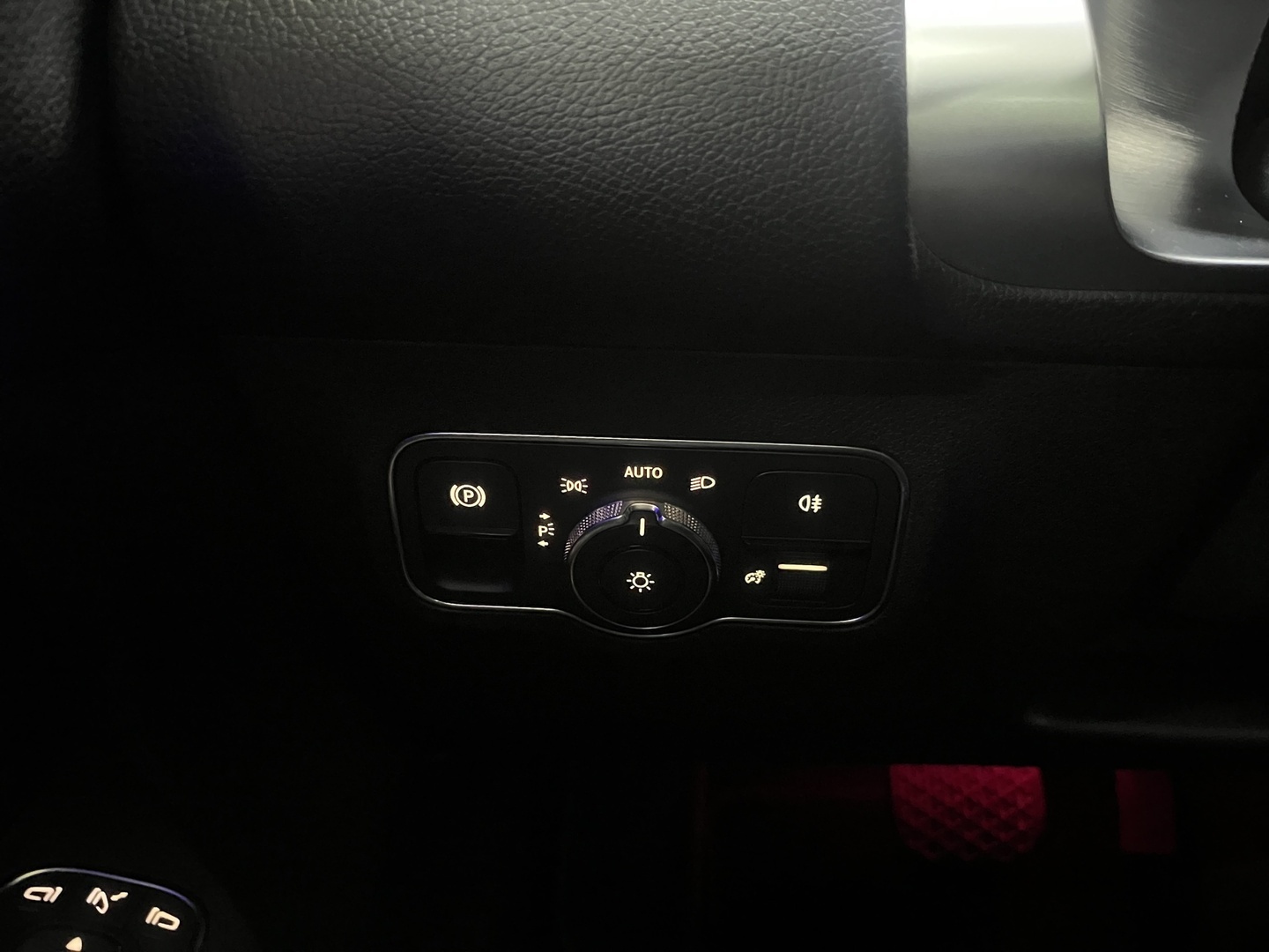 MERCEDES-BENZ EQB 2023