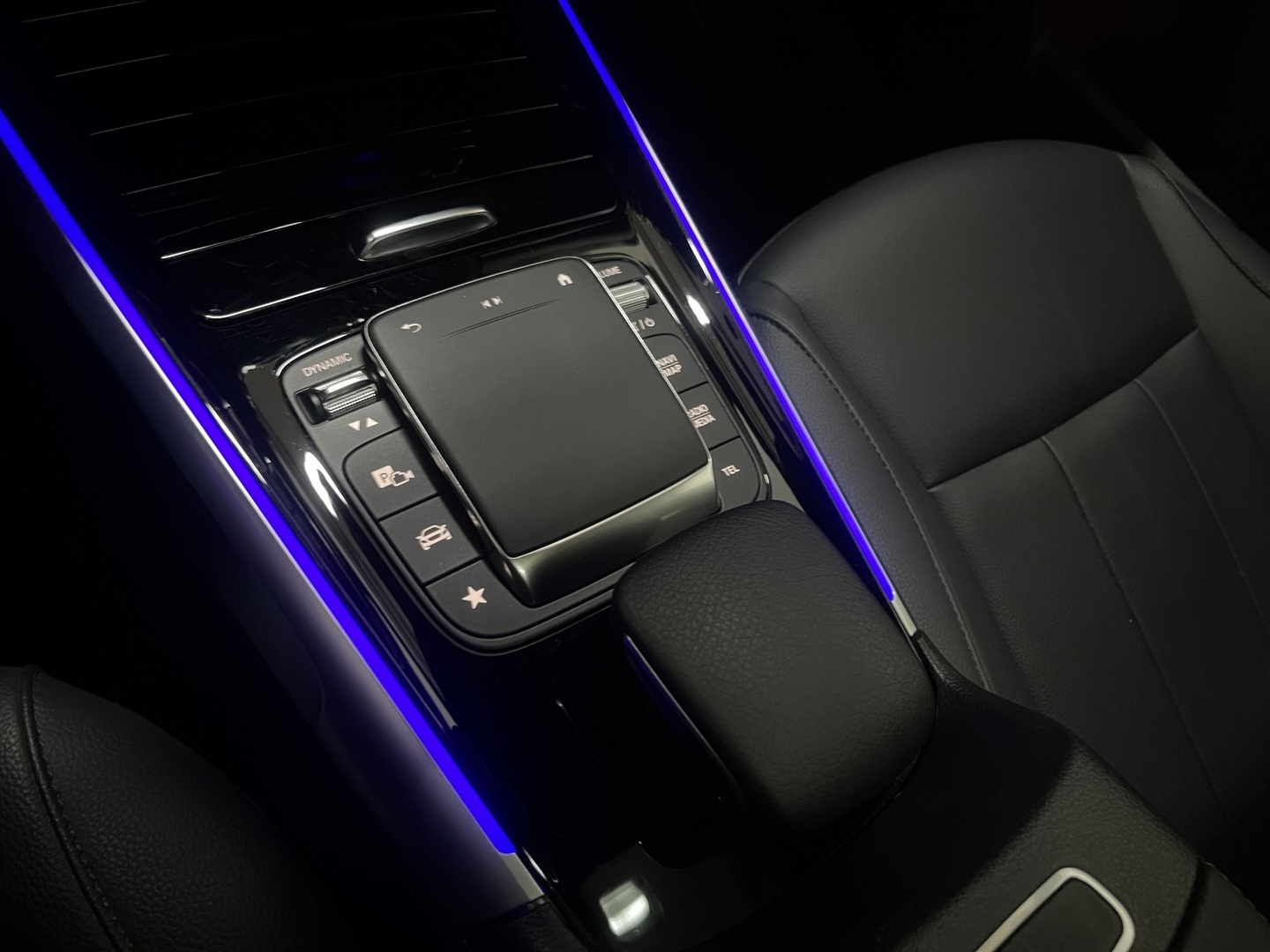 MERCEDES-BENZ EQB 2023