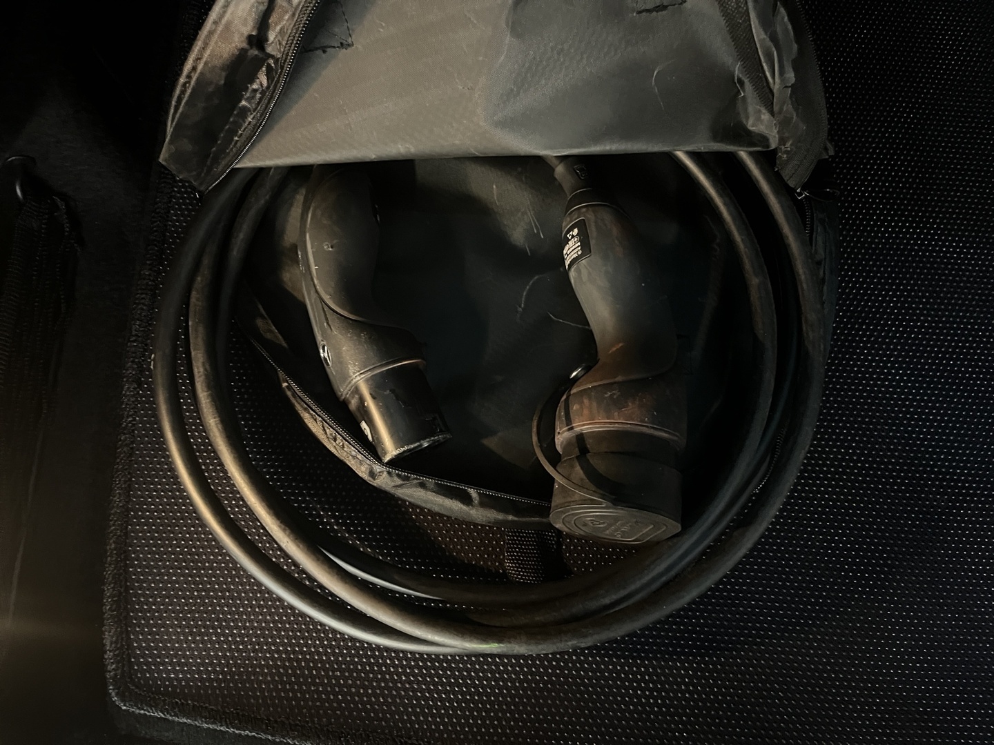 MERCEDES-BENZ EQB 2023