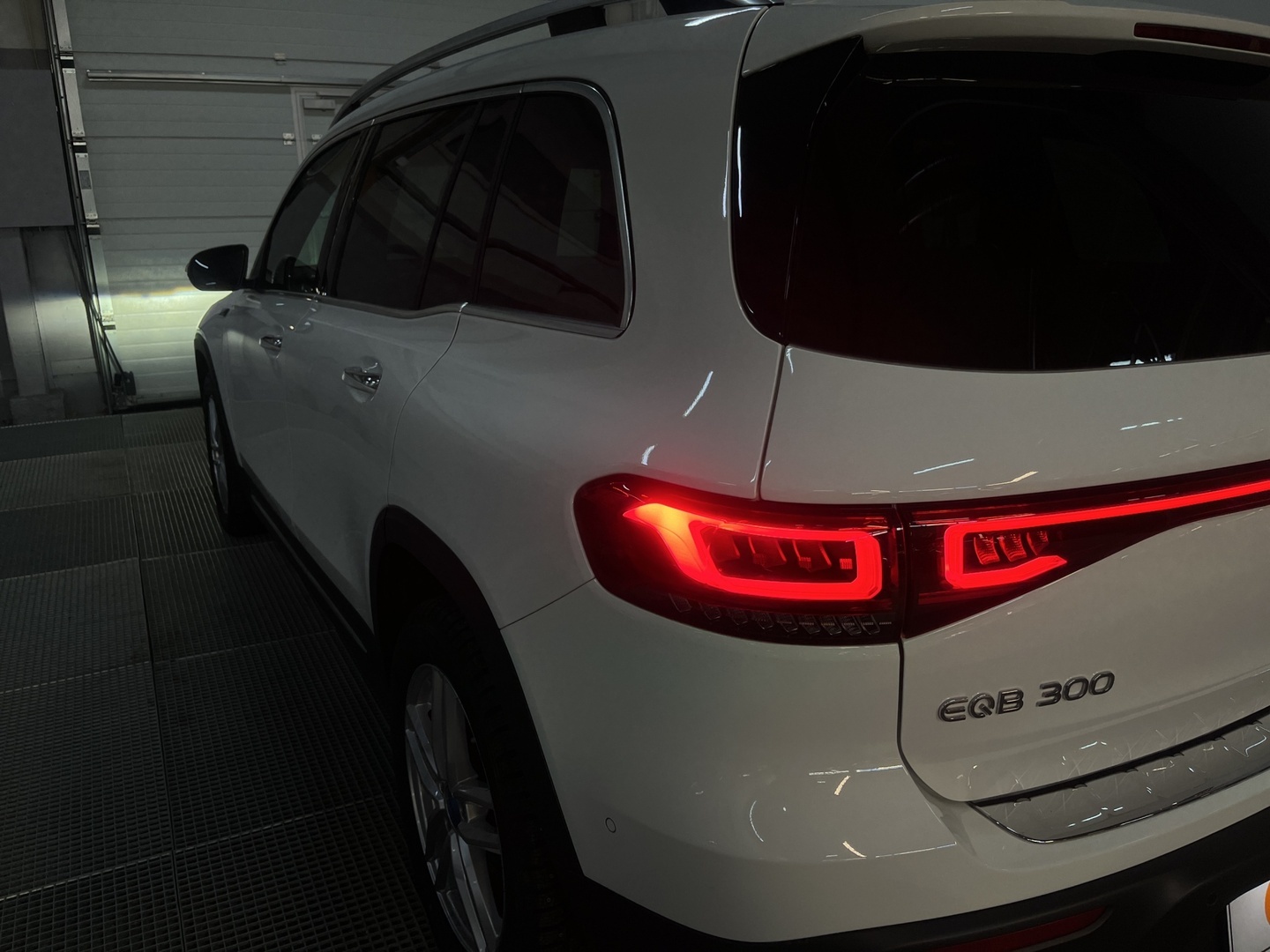 MERCEDES-BENZ EQB 2023