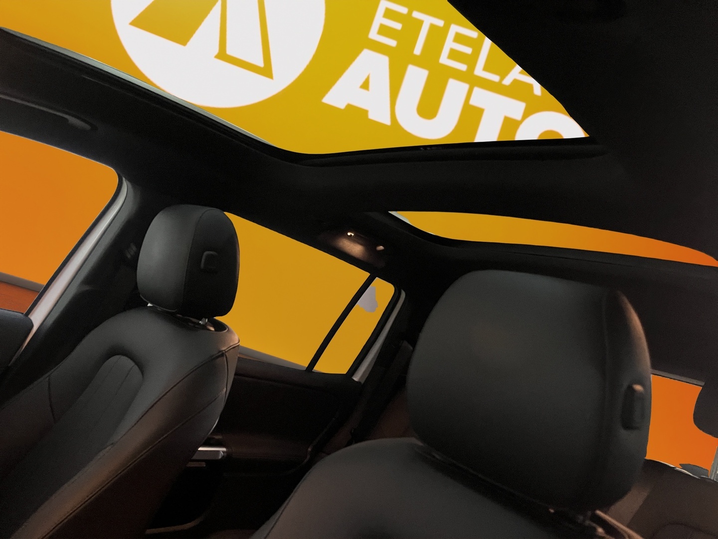 MERCEDES-BENZ EQB 2023