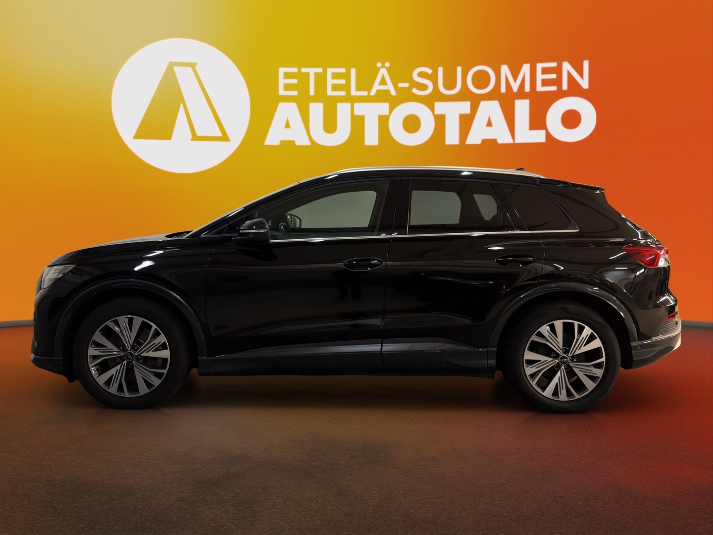 AUDI Q4 e-tron 2023