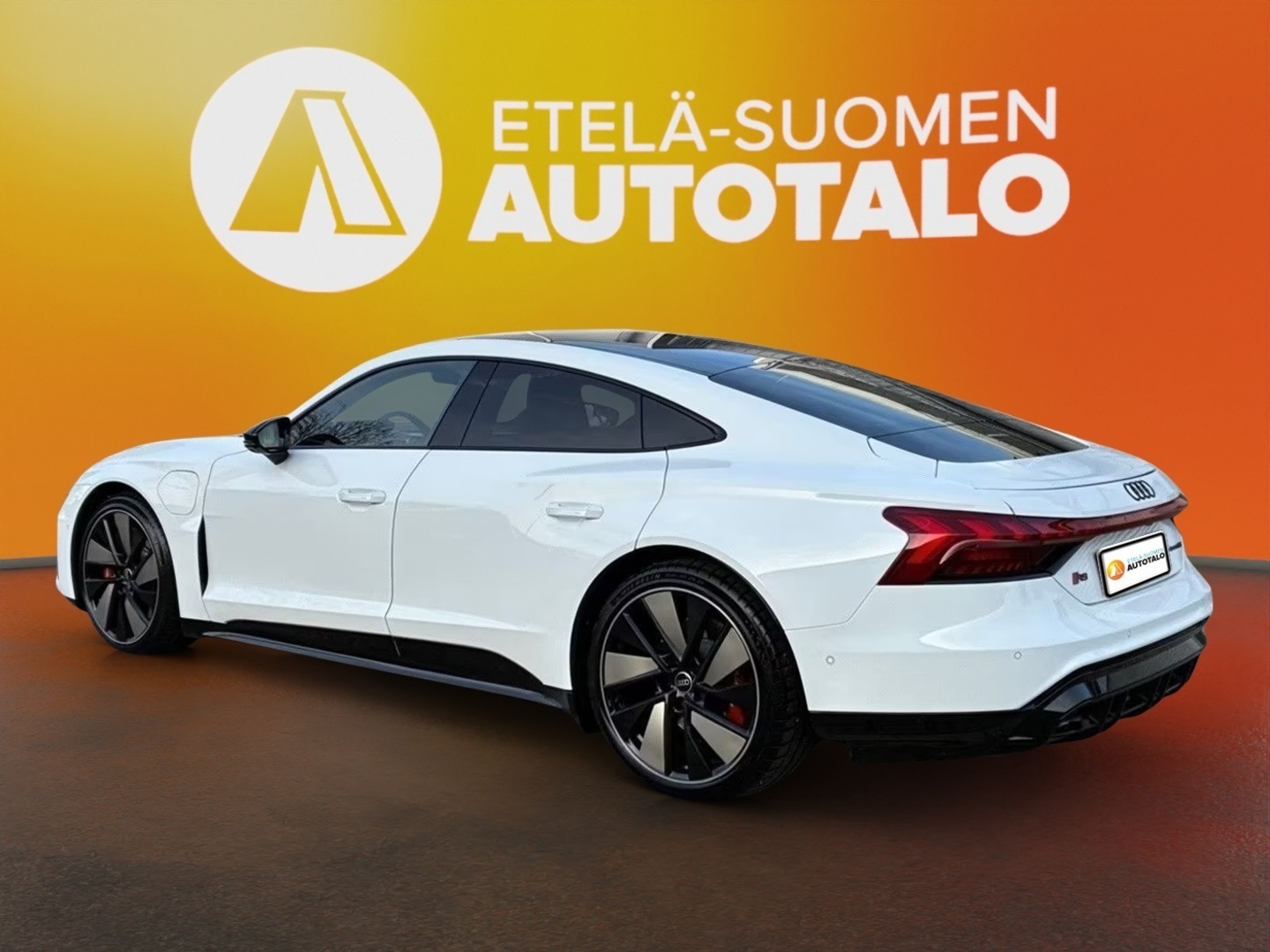 AUDI E-TRON GT RS 2024