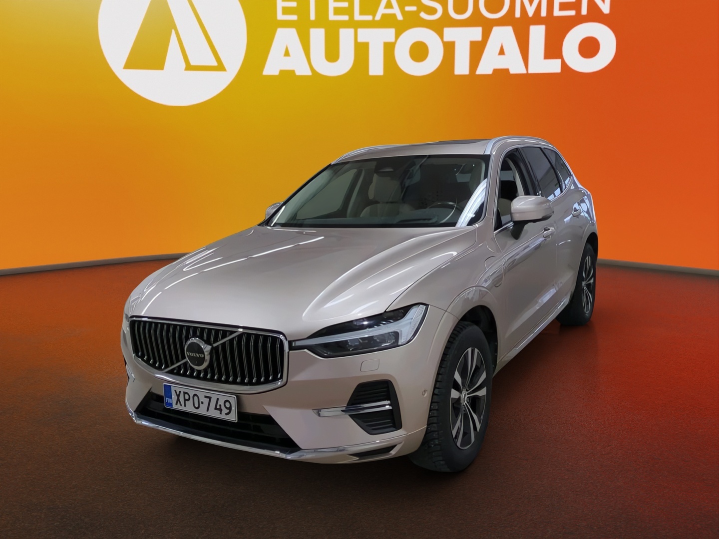 VOLVO XC60 2023