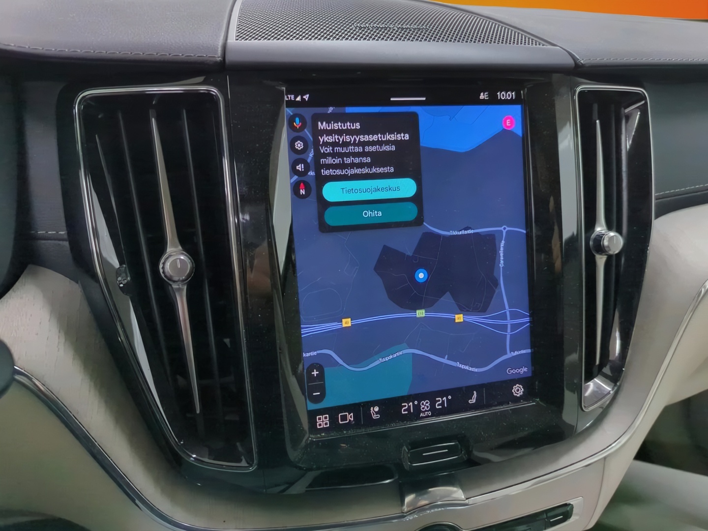 VOLVO XC60 2023