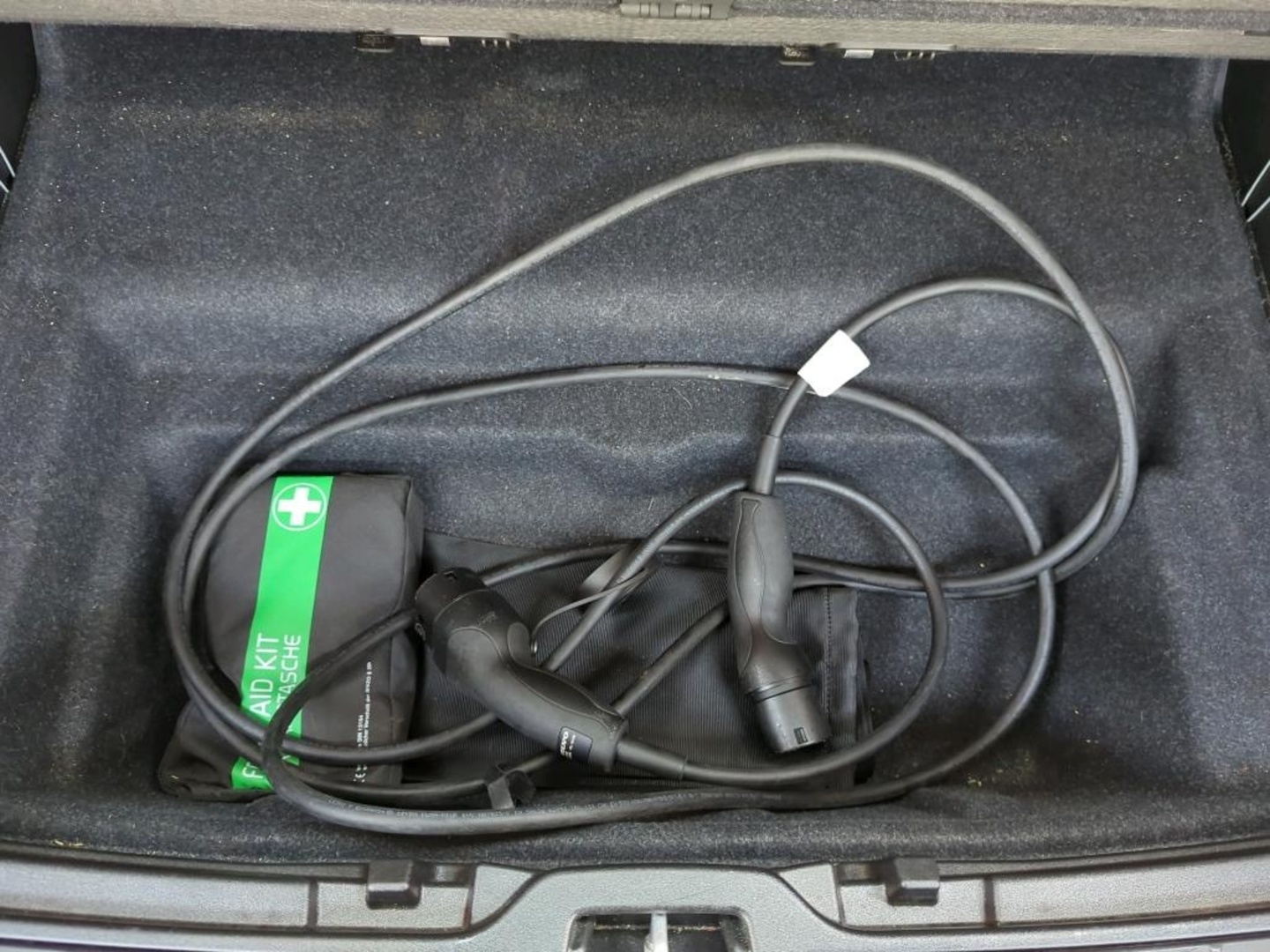 VOLVO XC40 2024