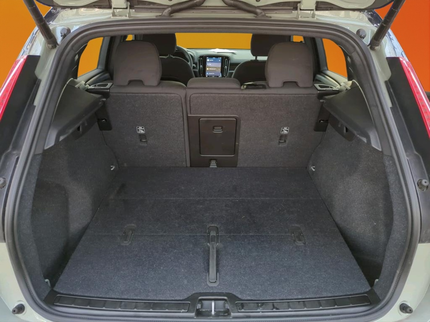 VOLVO XC40 2024