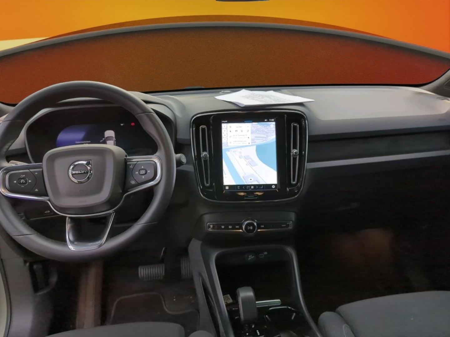 VOLVO XC40 2024