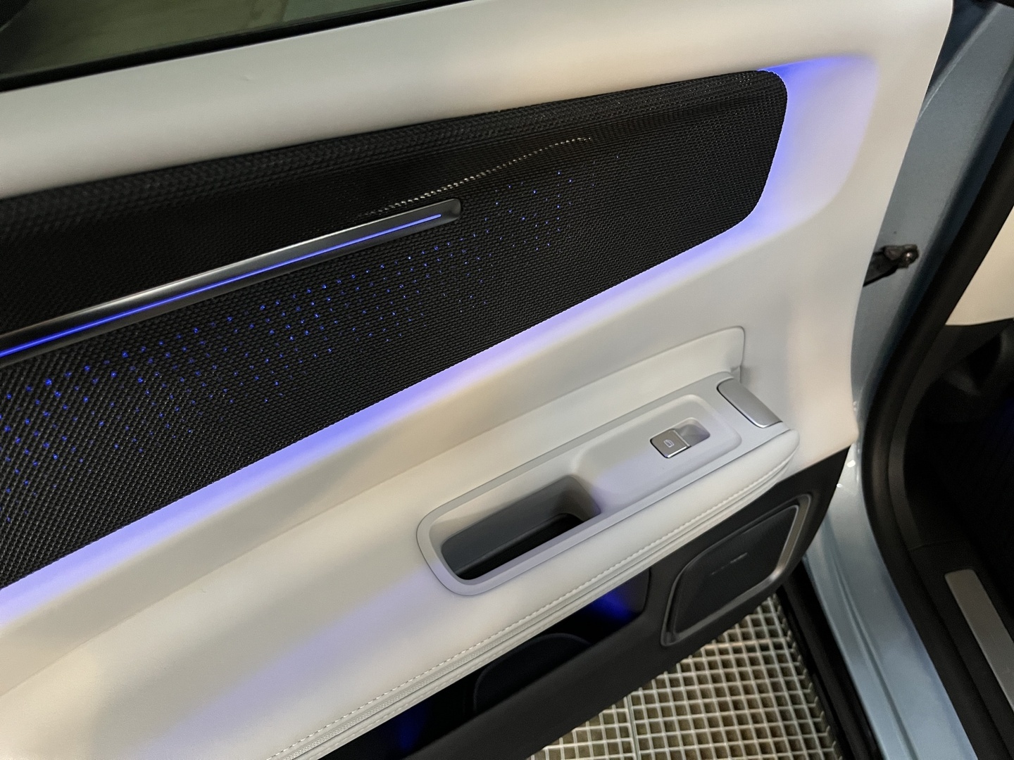 POLESTAR 4 28