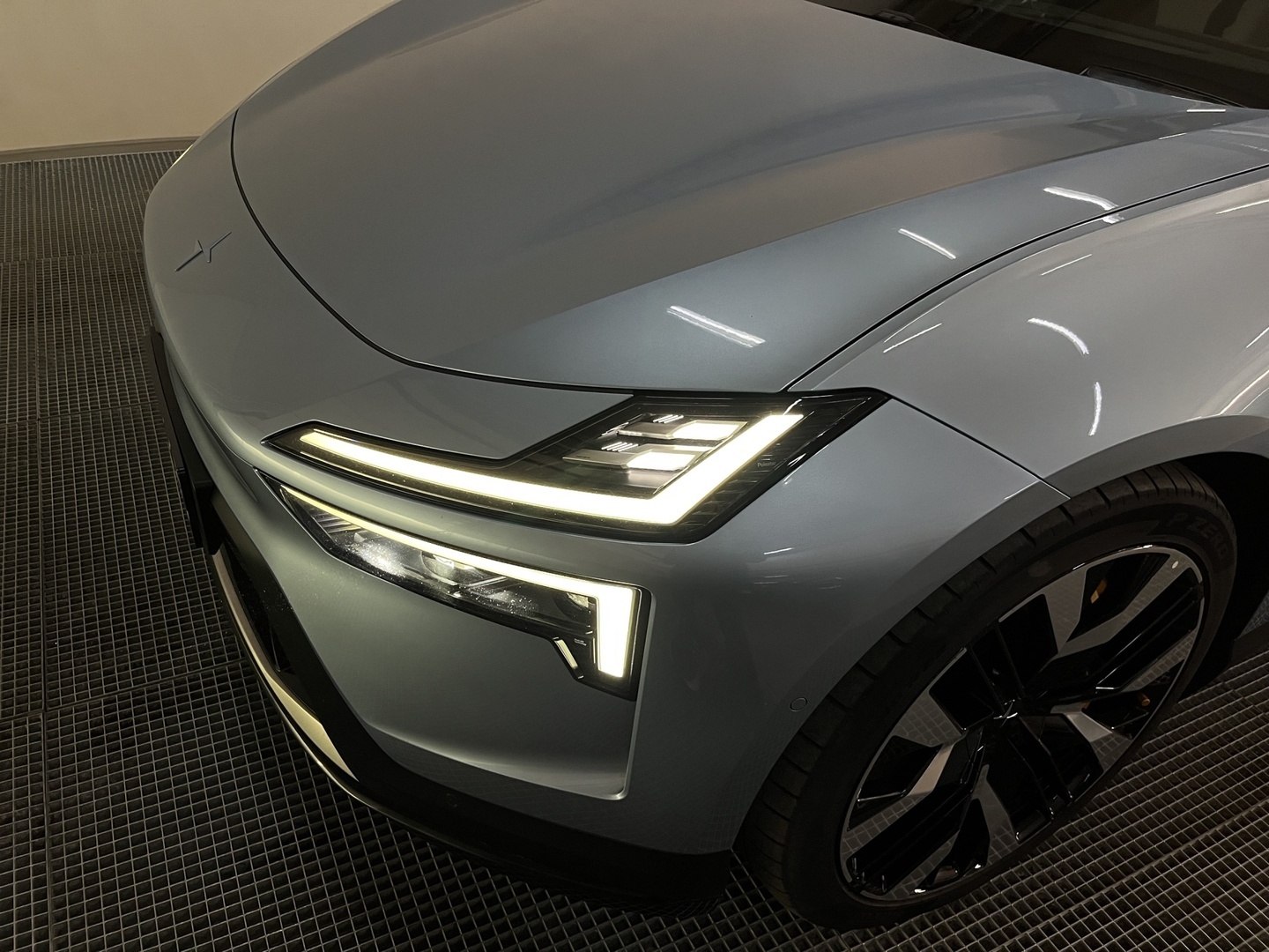 POLESTAR 4 3