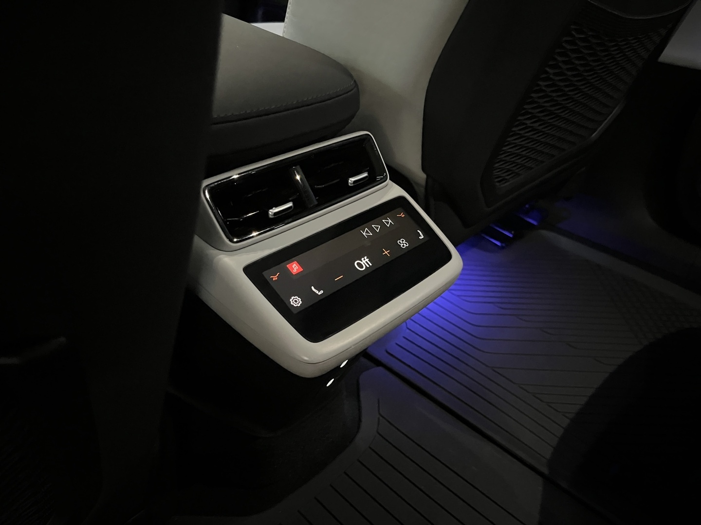 POLESTAR 4 30